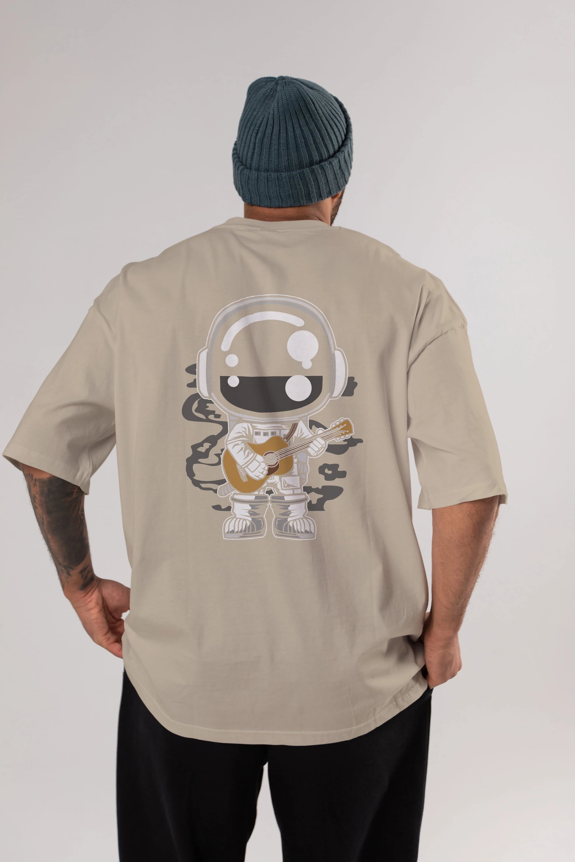 Astronaut Acoustic Guitar Arka Baskılı Oversize t-shirt Erkek Kadın Unisex