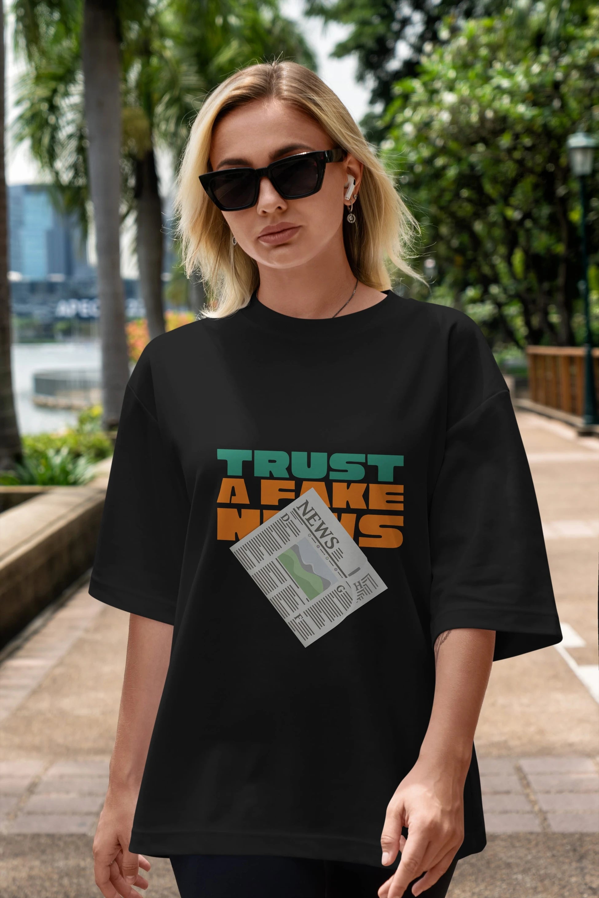 Dont Trust a Fake News Yazılı Ön Baskılı Oversize t-shirt Erkek Kadın Unisex