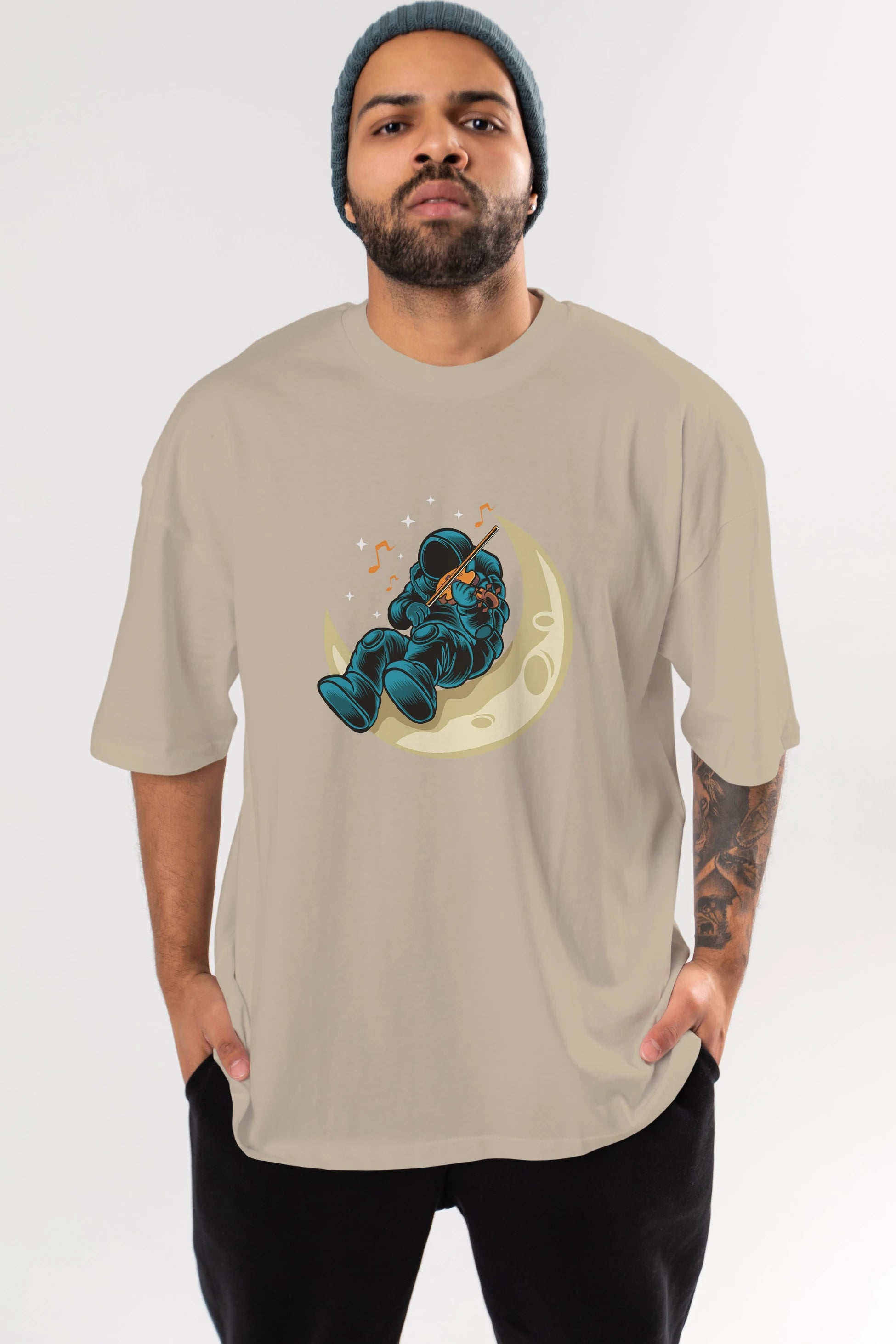 Playing Vionist in Space Ön Baskılı Oversize t-shirt Erkek Kadın Unisex