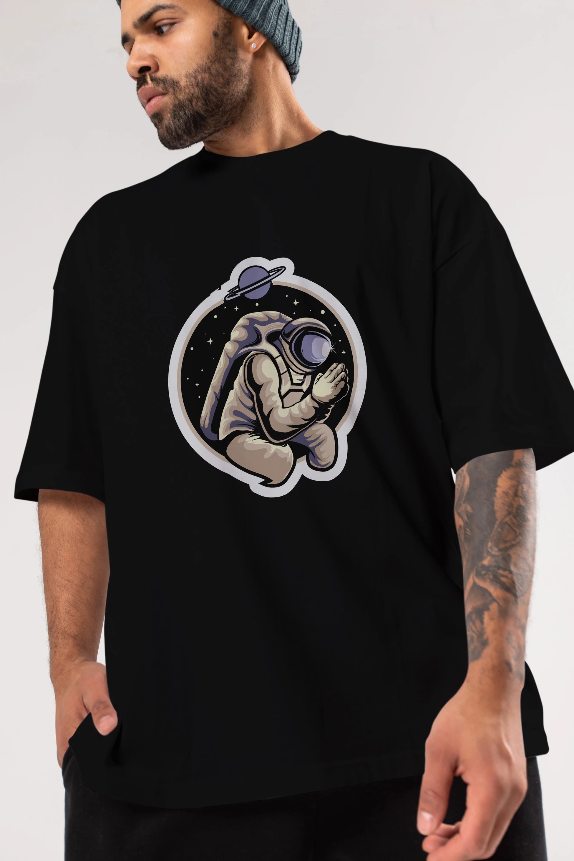 Astronaut Praying Sticker Ön Baskılı Oversize t-shirt Erkek Kadın Unisex