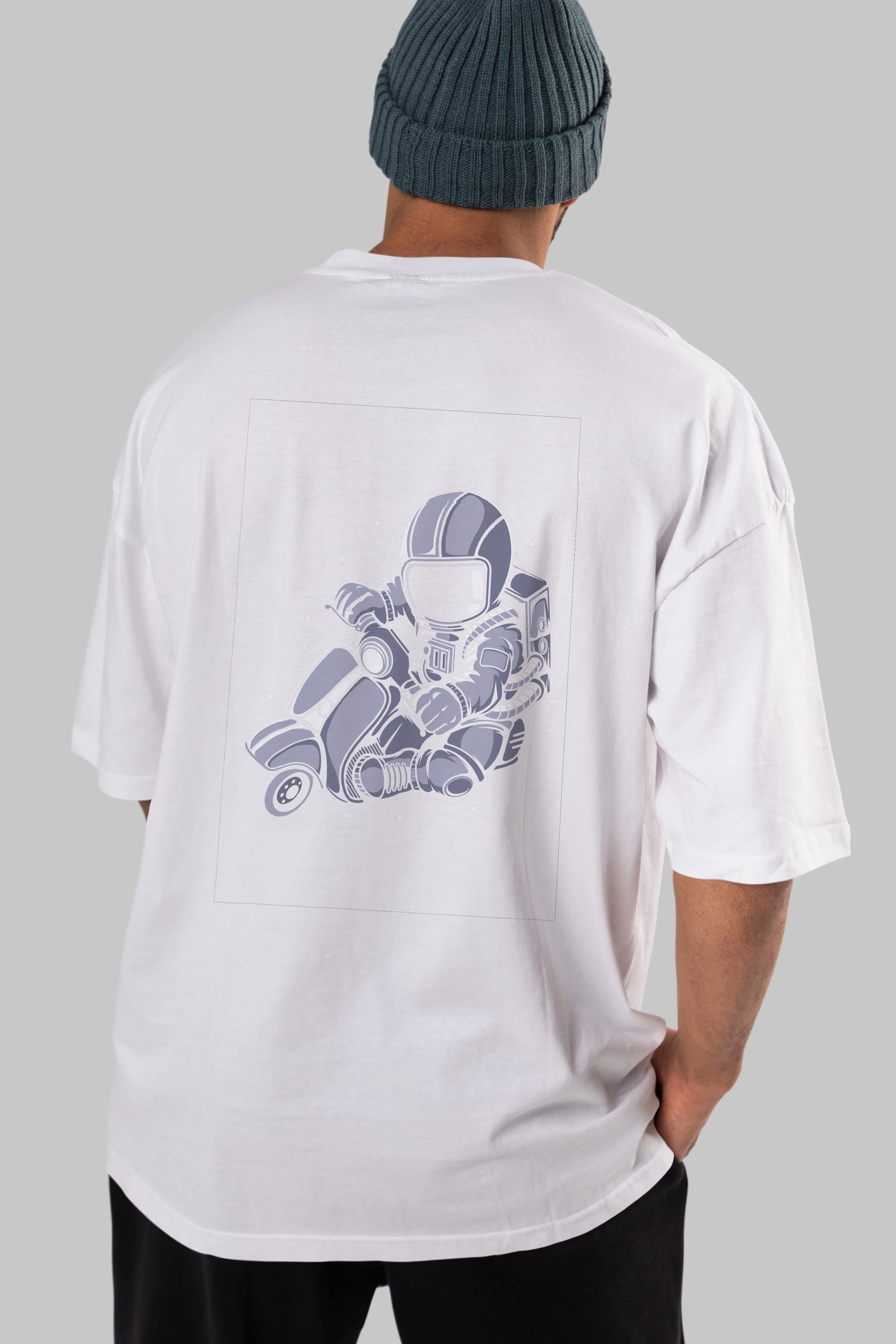 Astronaut Scooter (2) Arka Baskılı Oversize t-shirt Erkek Kadın Unisex