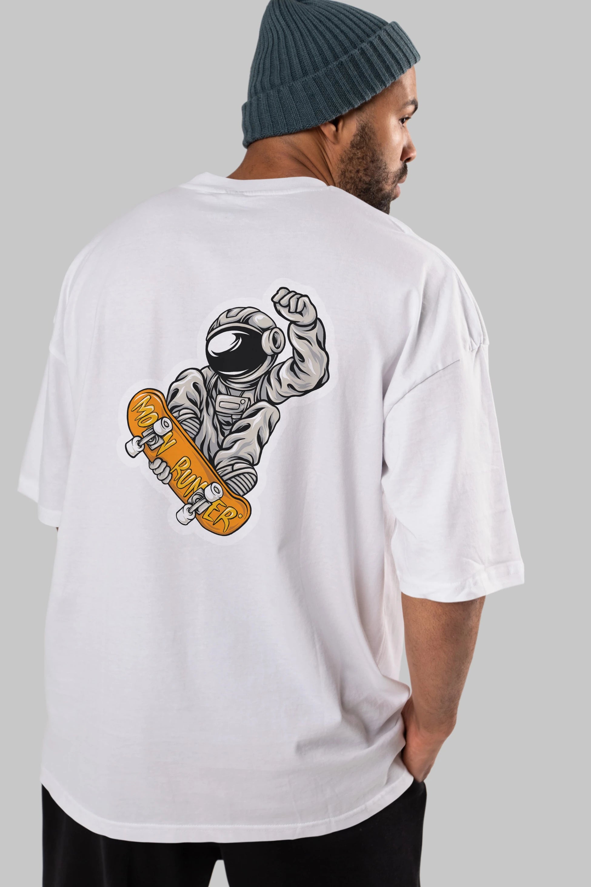 Moon Runner Sticker Arka Baskılı Oversize t-shirt Erkek Kadın Unisex