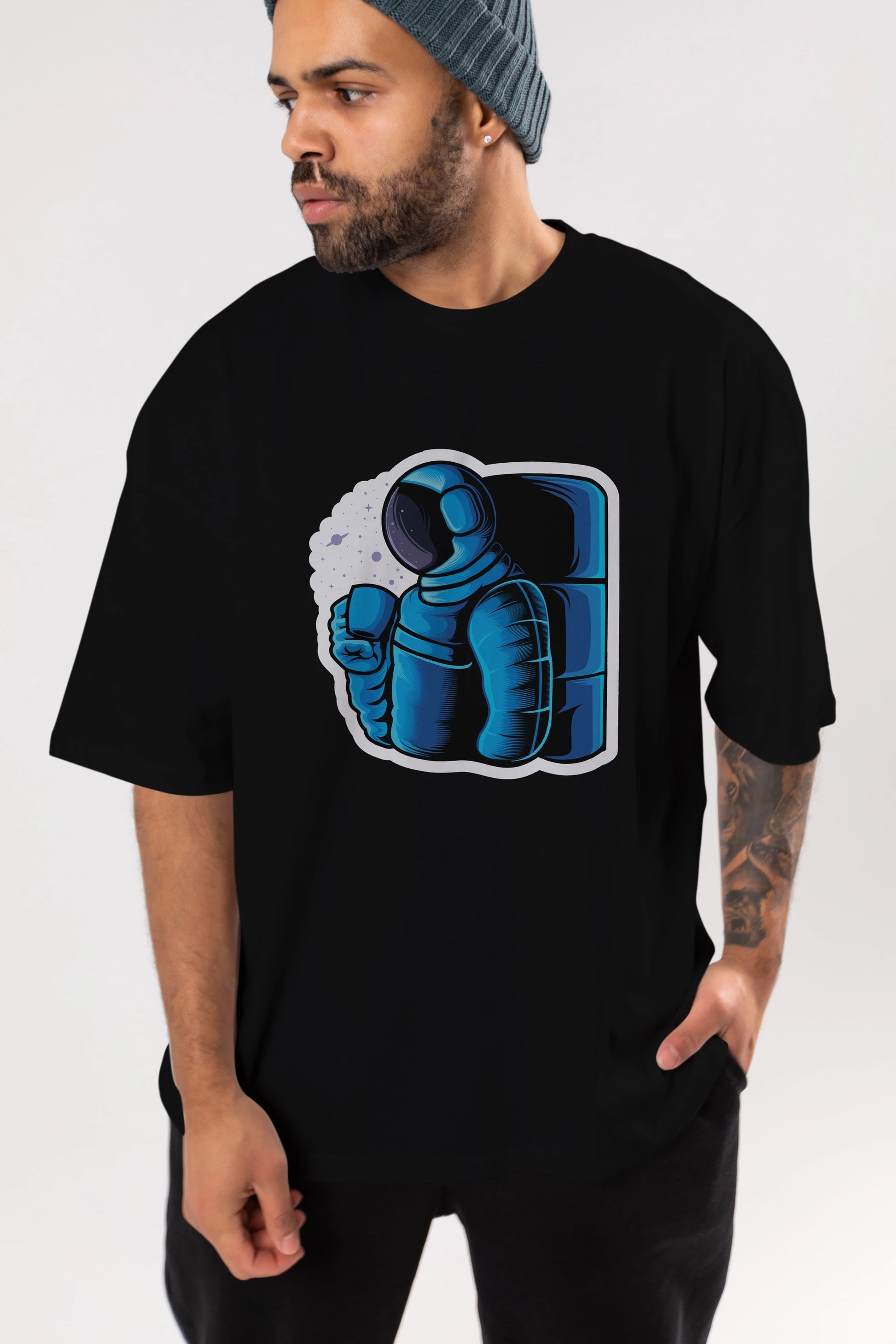Drinking coffee in space sticker Ön Baskılı Oversize t-shirt Erkek Kadın Unisex