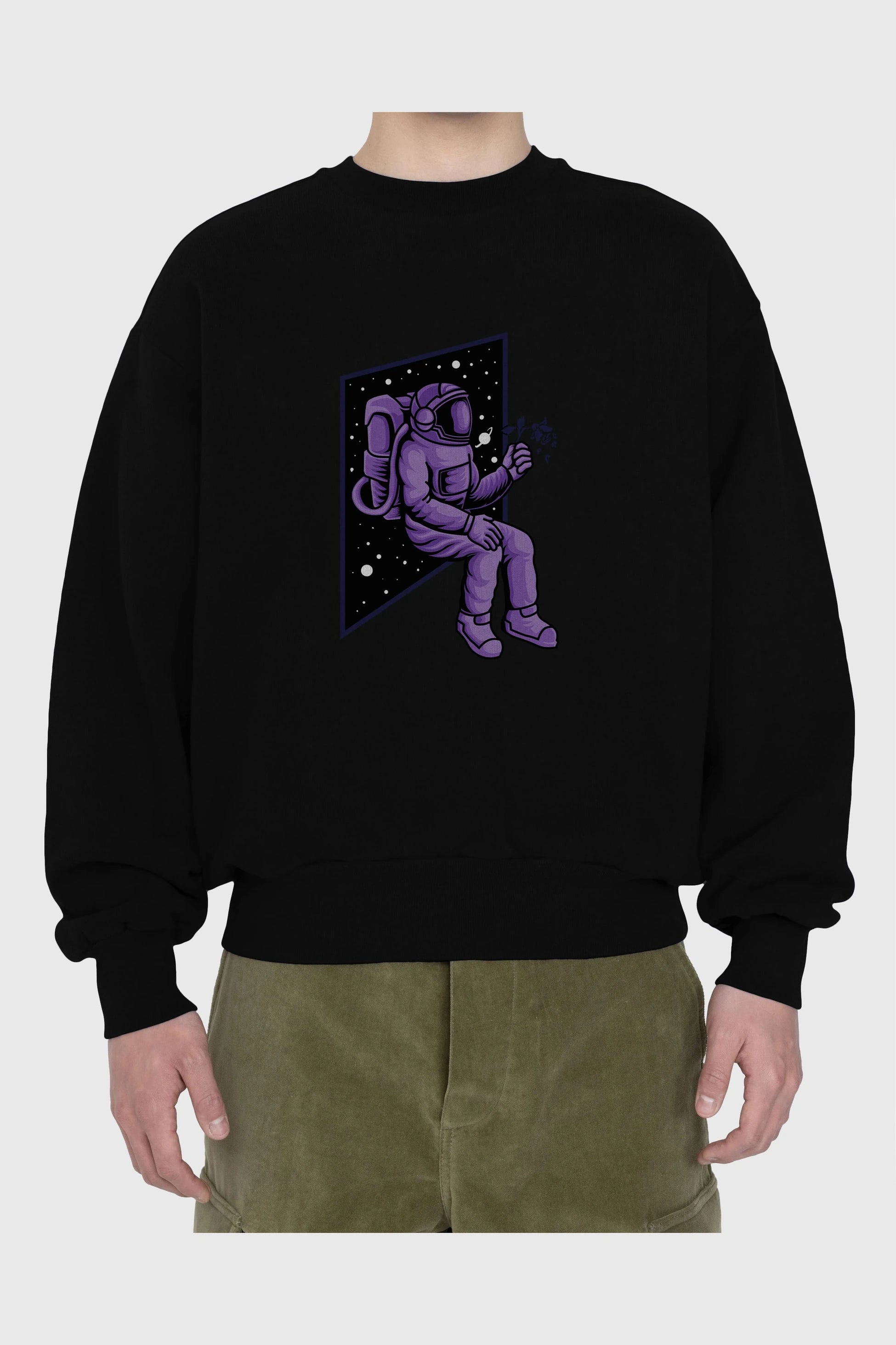 Astronaut holding black rose Ön Baskılı Oversize Sweatshirt Erkek Kadın Unisex