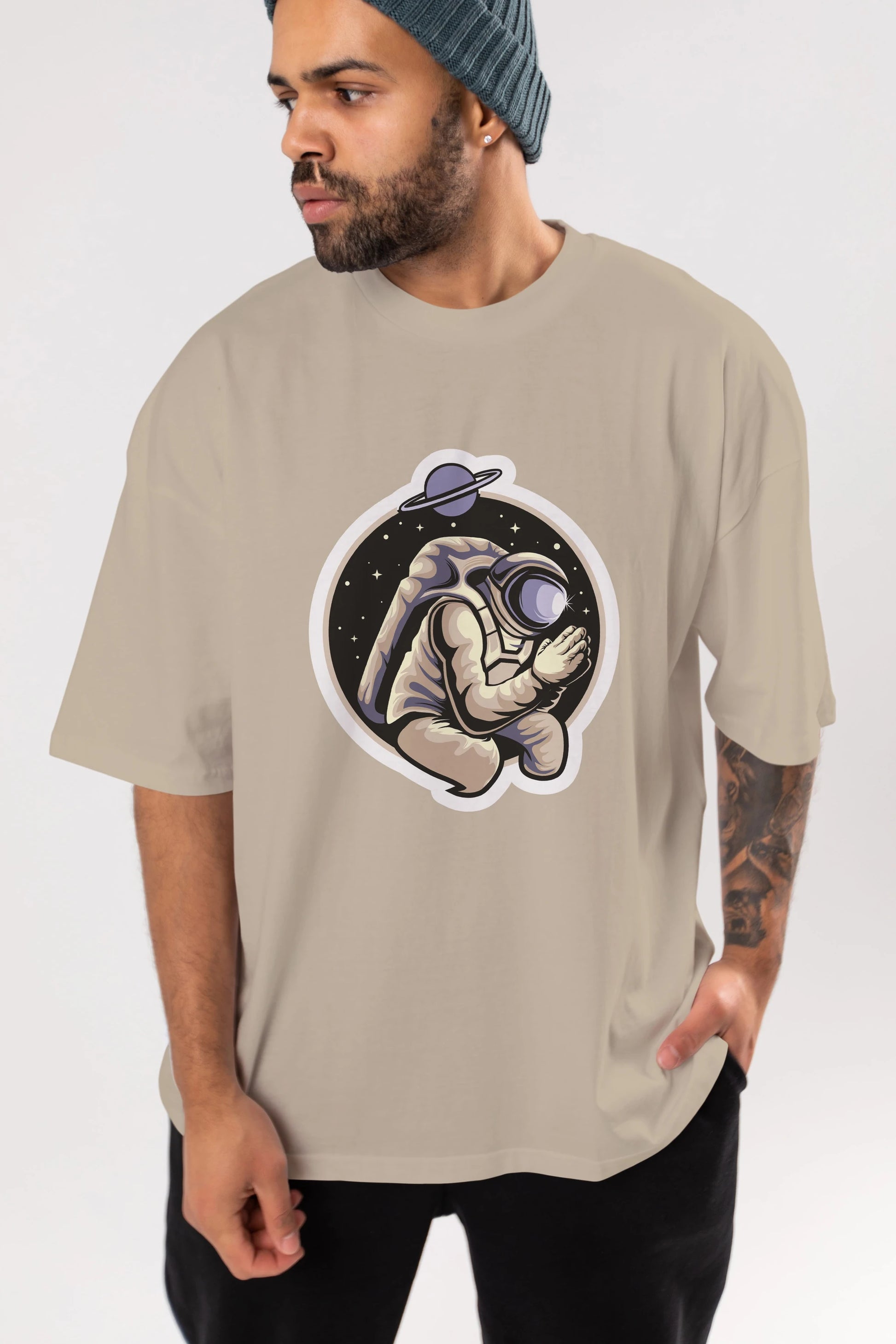 Astronaut Praying Sticker Ön Baskılı Oversize t-shirt Erkek Kadın Unisex