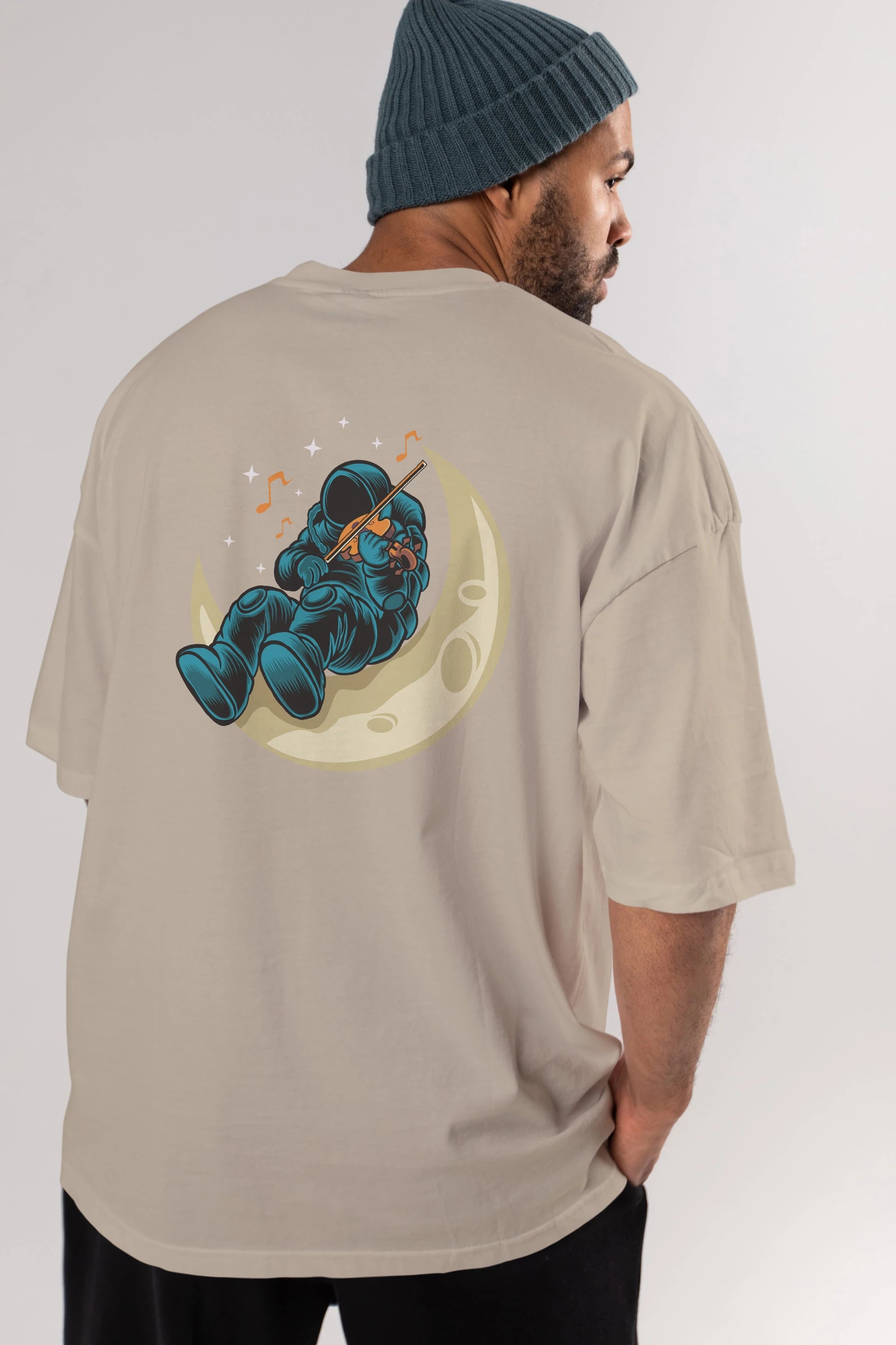 Playing Vionist in Space Arka Baskılı Oversize t-shirt Erkek Kadın Unisex