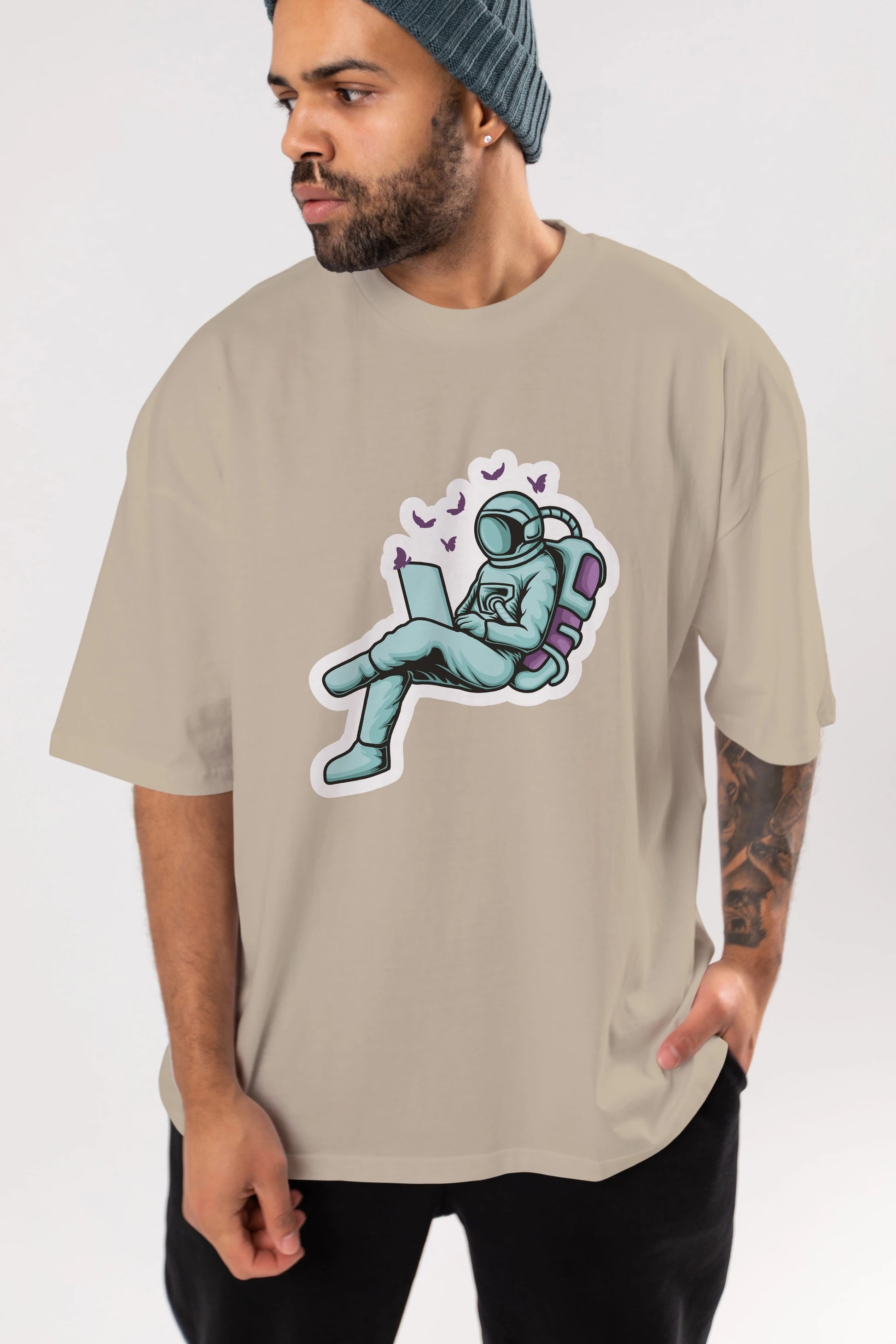 Work with Butterflies in Space Sticker Ön Baskılı Oversize t-shirt Erkek Kadın Unisex