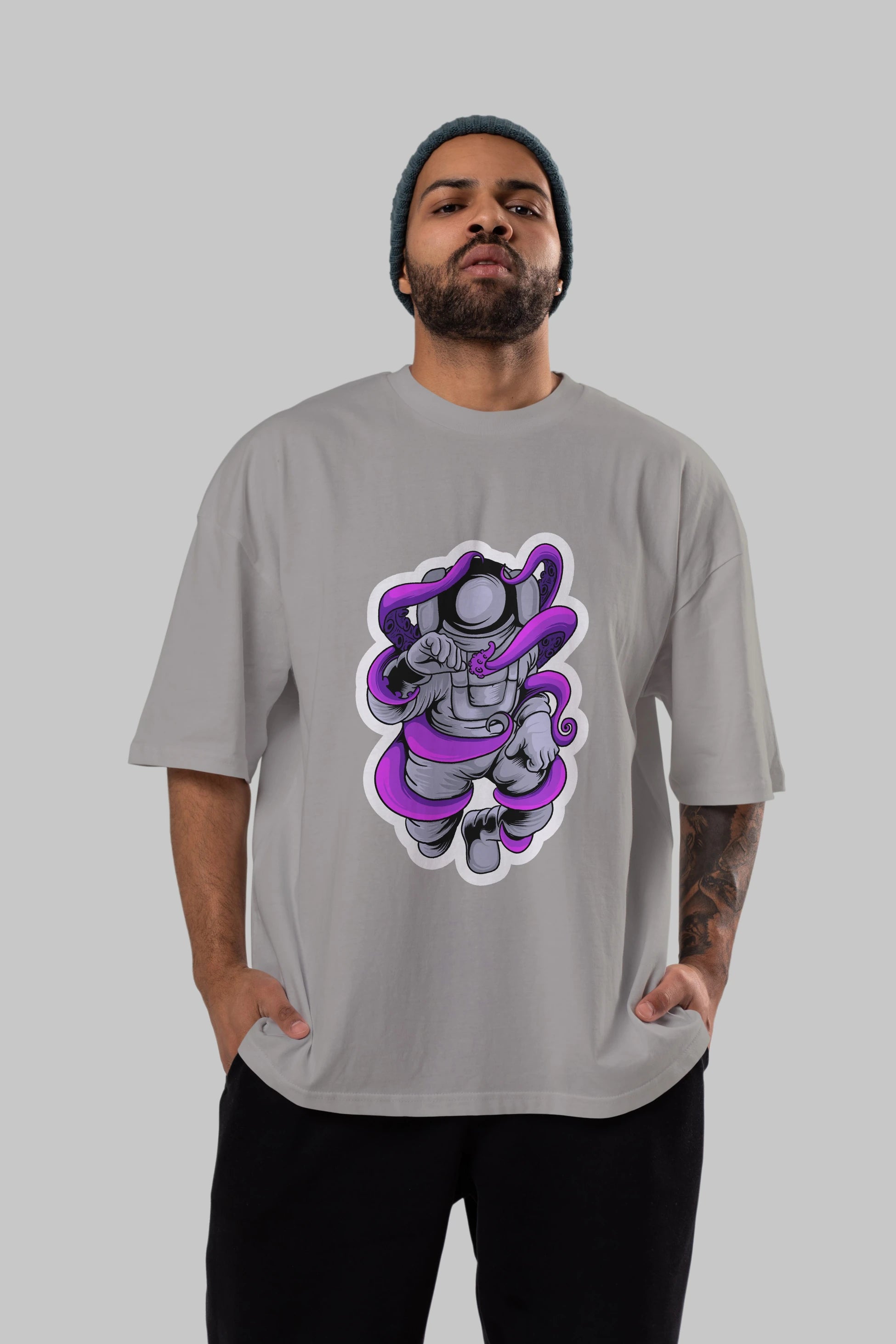 Astronaut fighting octopus sticker Ön Baskılı Oversize t-shirt Erkek Kadın Unisex