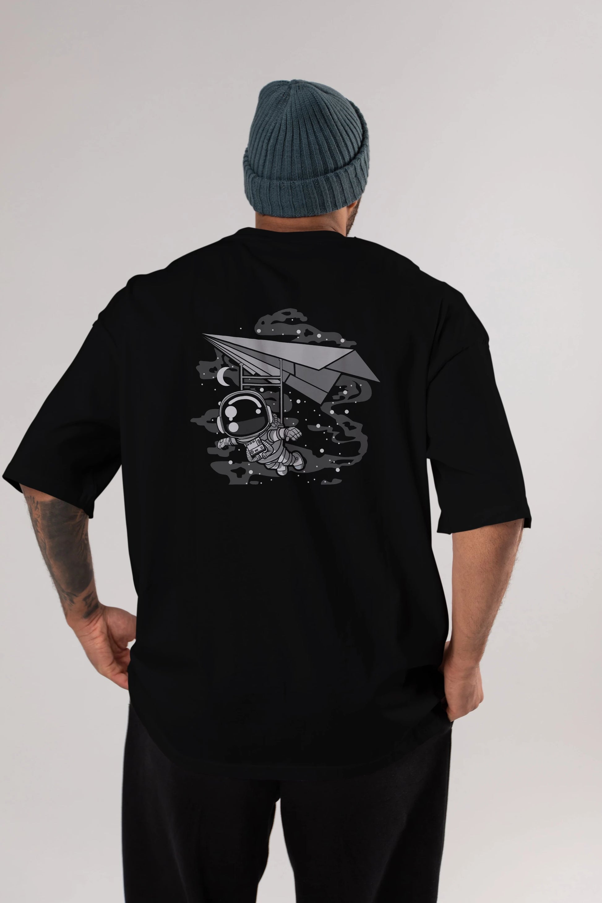 Astronaut Flying Arka Baskılı Oversize t-shirt Erkek Kadın Unisex