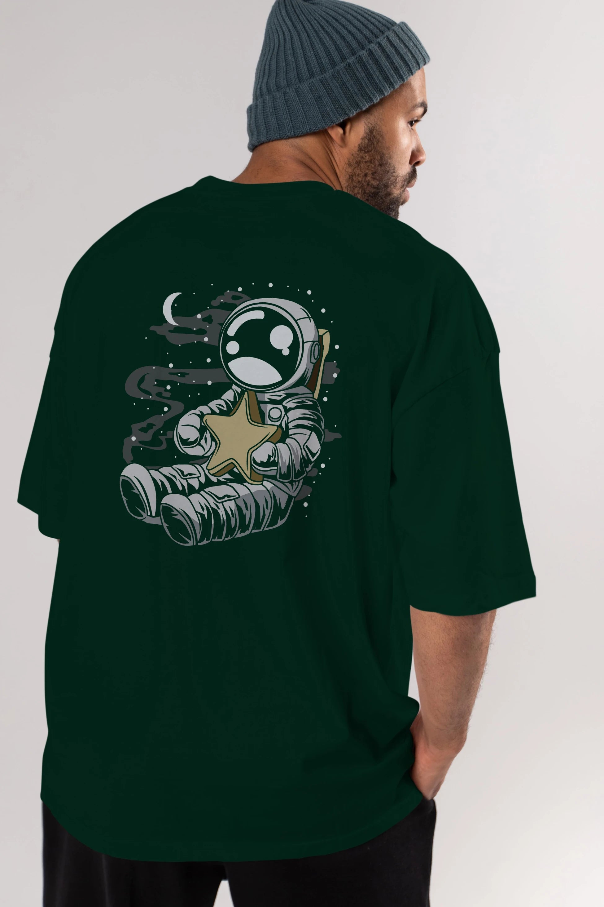 Astronaut Holding The Star Arka Baskılı Oversize t-shirt Erkek Kadın Unisex