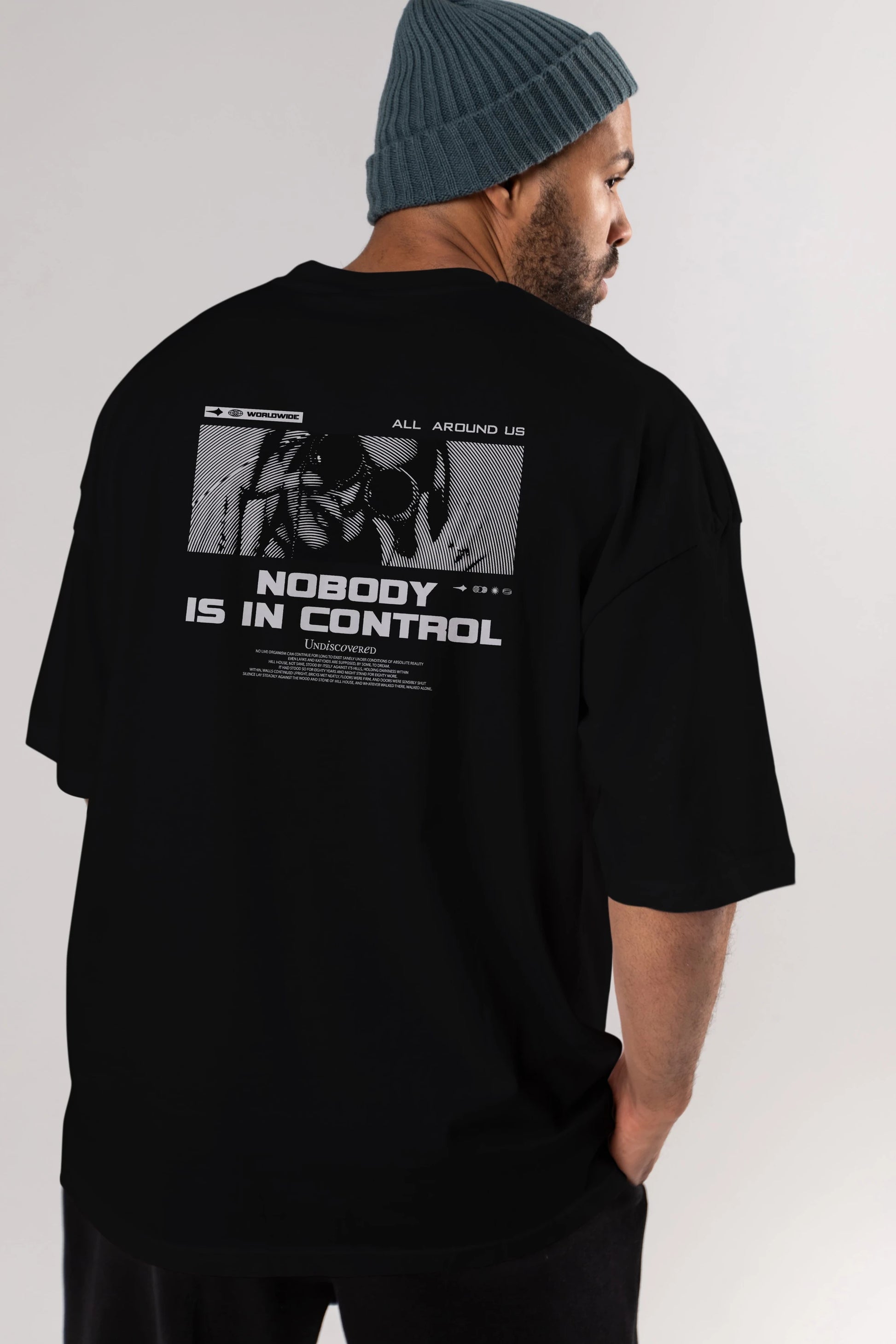 Nobody is in Control Arka Baskılı Oversize t-shirt Erkek Kadın Unisex