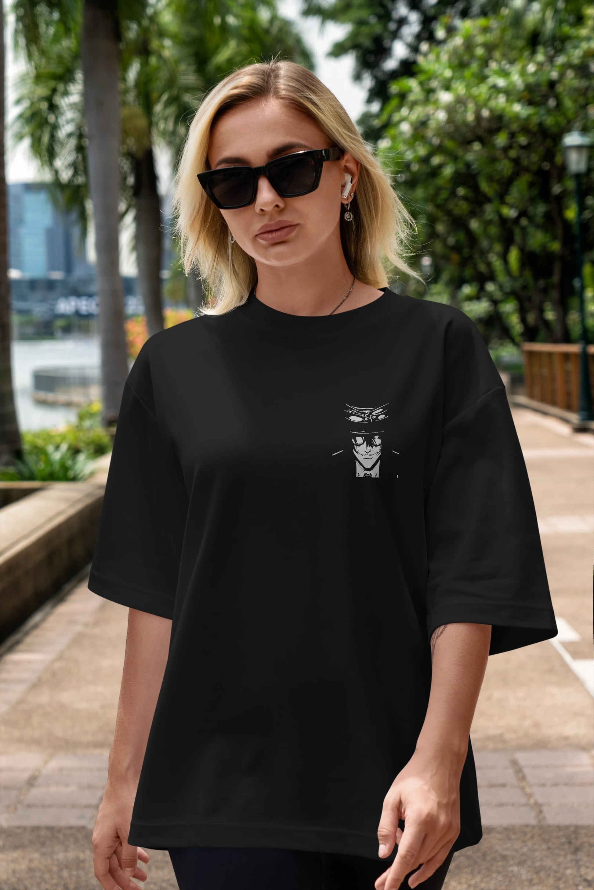 Alucard 1 Ön Sol Baskılı Oversize t-shirt Erkek Kadın Unisex %100 Pamuk Bisiklet Yaka tişort