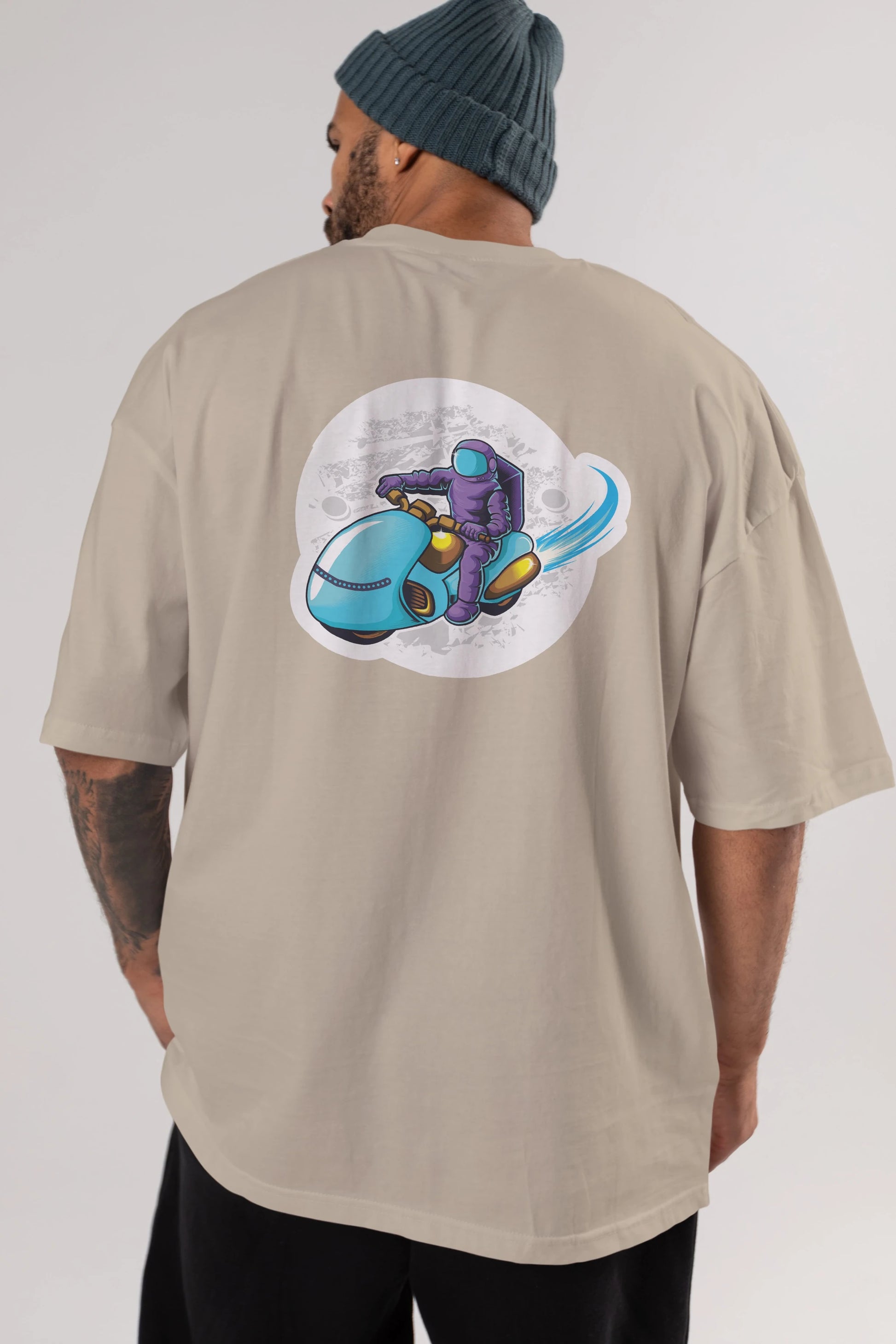 Astrorider in Space Sticker Arka Baskılı Oversize t-shirt Erkek Kadın Unisex
