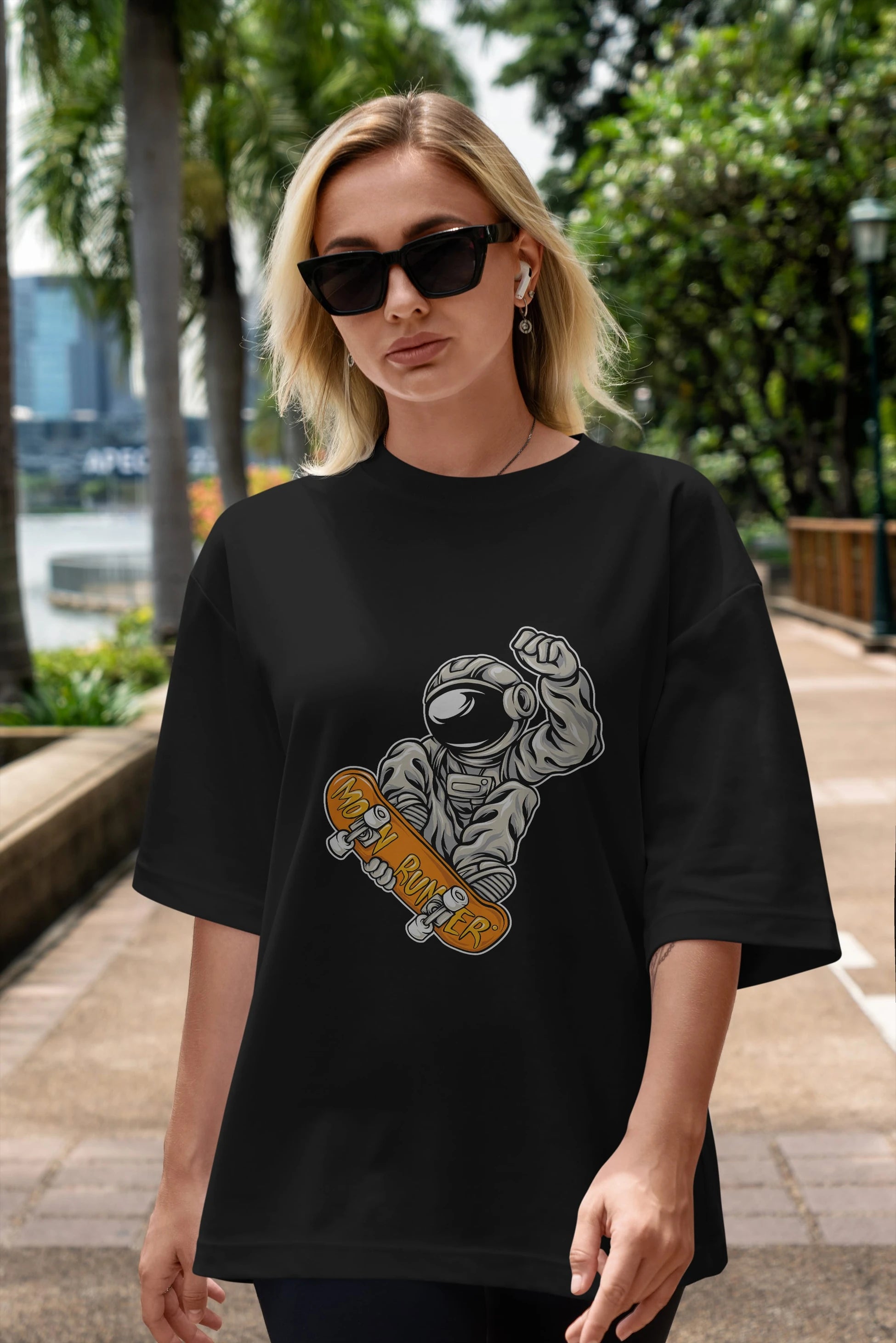 Moon Runner Ön Baskılı Oversize t-shirt Erkek Kadın Unisex