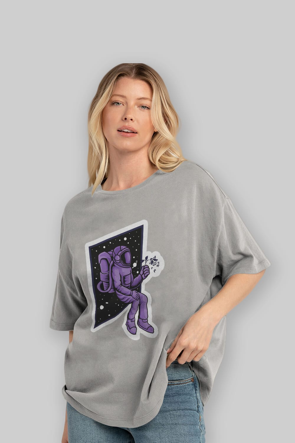 Astronaut holding black rose sticker Ön Baskılı Oversize t-shirt Erkek Kadın Unisex