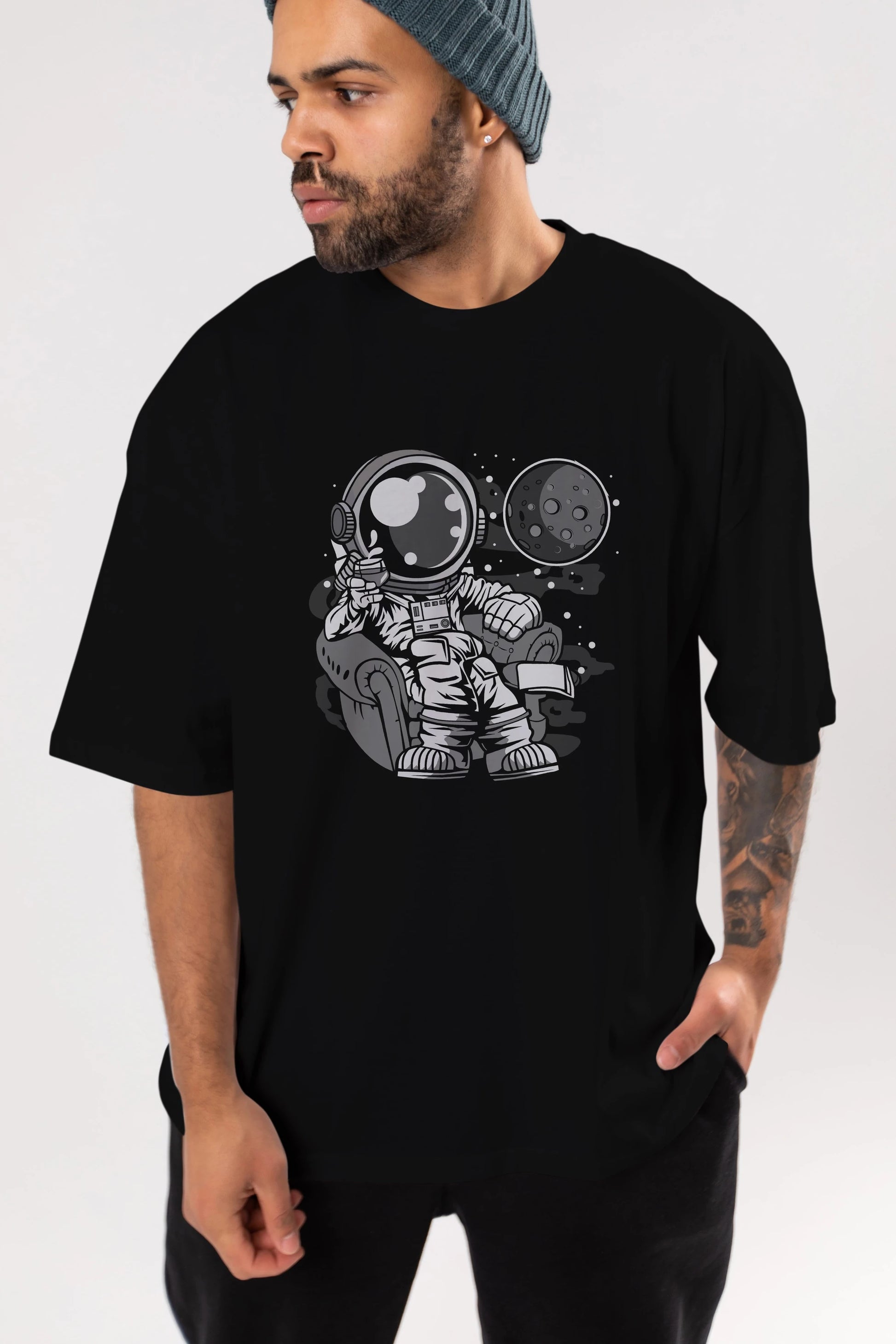Astronaut Drinking And Relax Ön Baskılı Oversize t-shirt Erkek Kadın Unisex