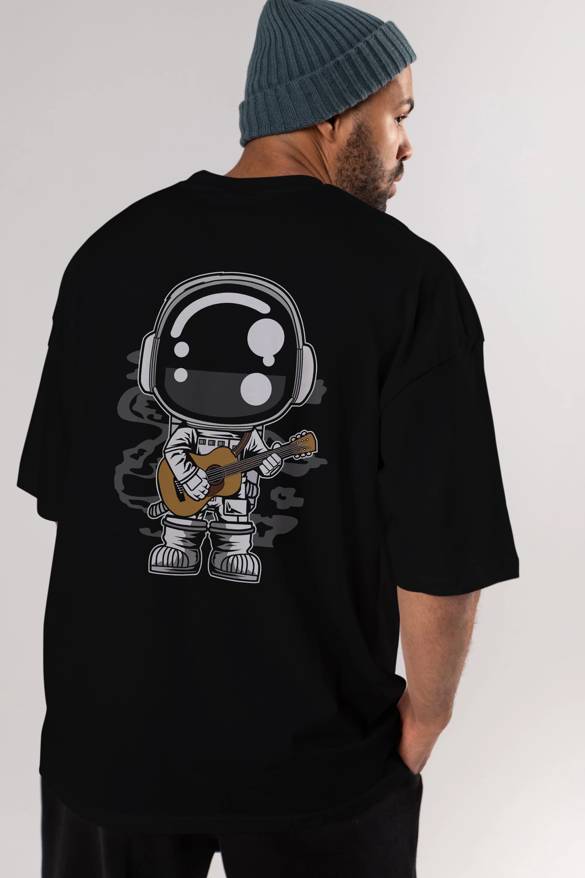 Astronaut Acoustic Guitar Arka Baskılı Oversize t-shirt Erkek Kadın Unisex