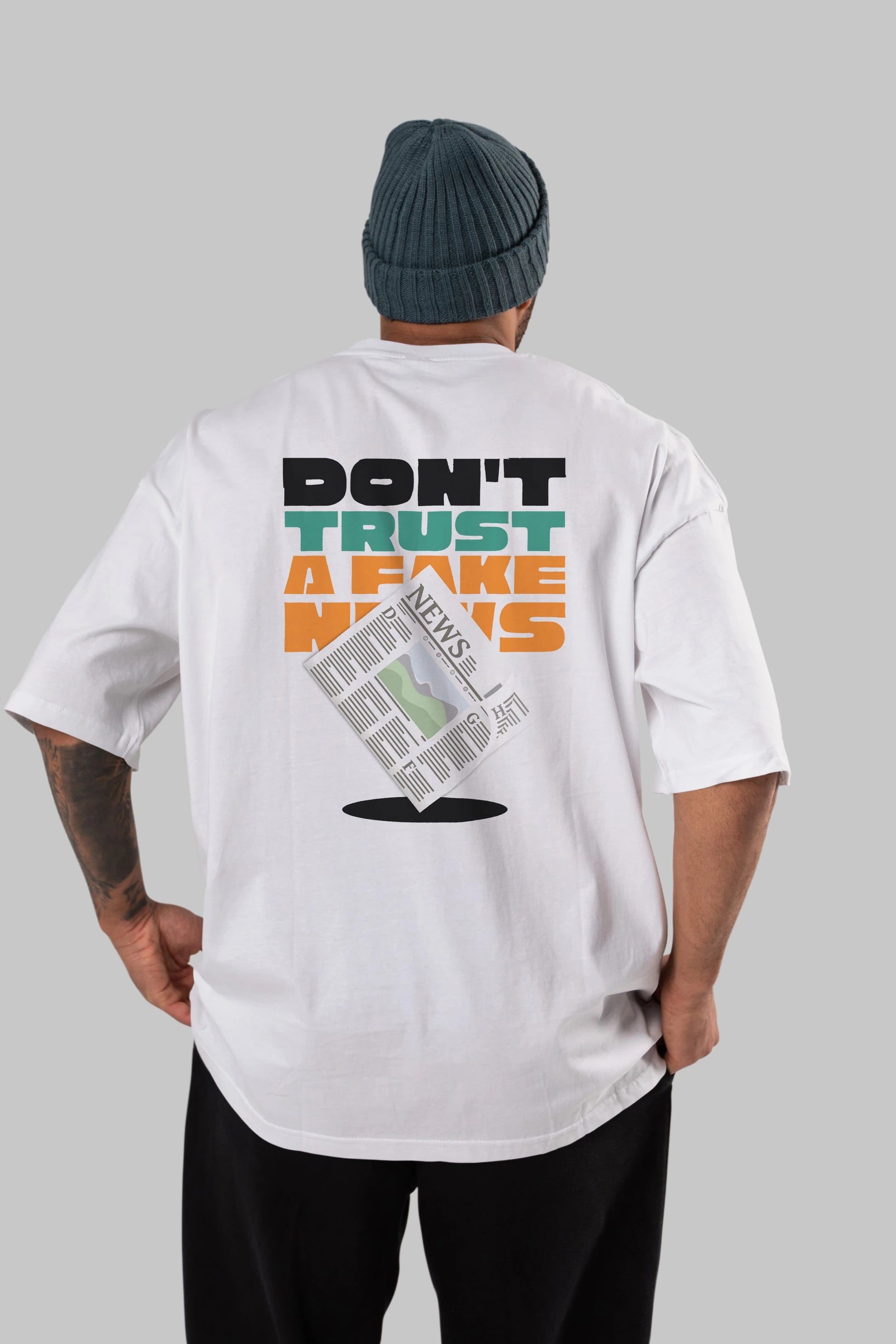 Dont Trust a Fake News Yazılı Arka Baskılı Oversize t-shirt Erkek Kadın Unisex