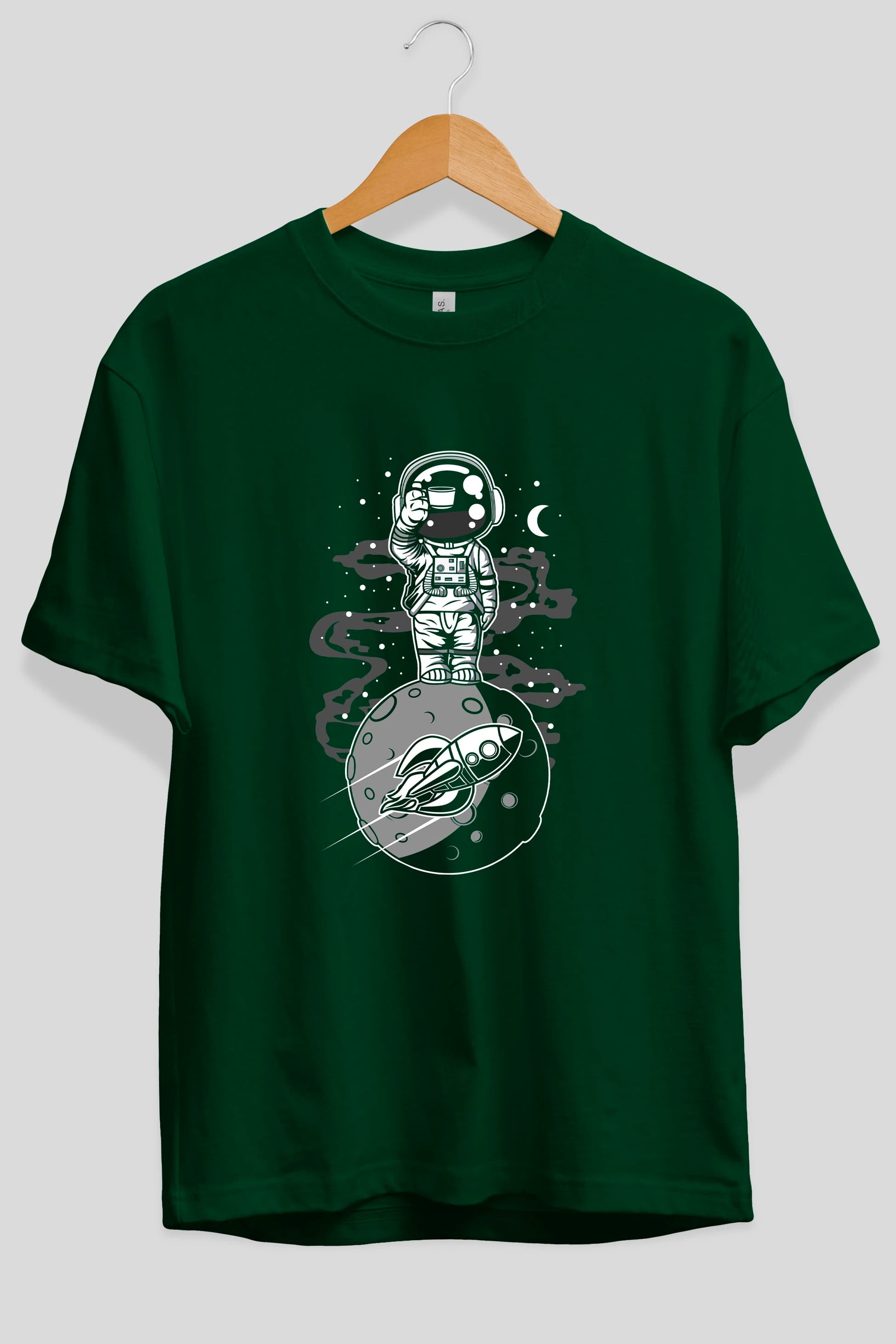Astronaut Standing On The Moon Ön Baskılı Oversize t-shirt Erkek Kadın Unisex