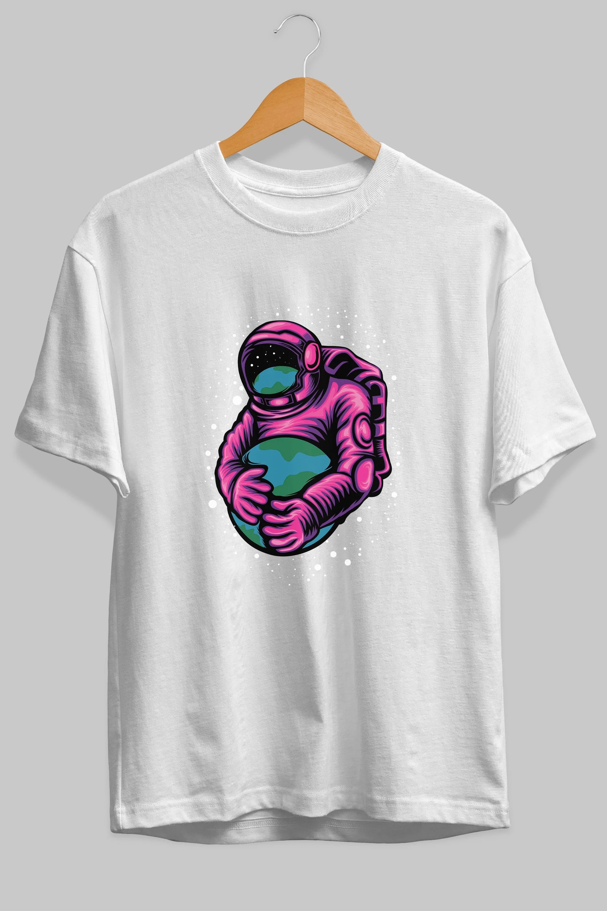 Astronaut Holding Up The Earth Ön Baskılı Oversize t-shirt Erkek Kadın Unisex
