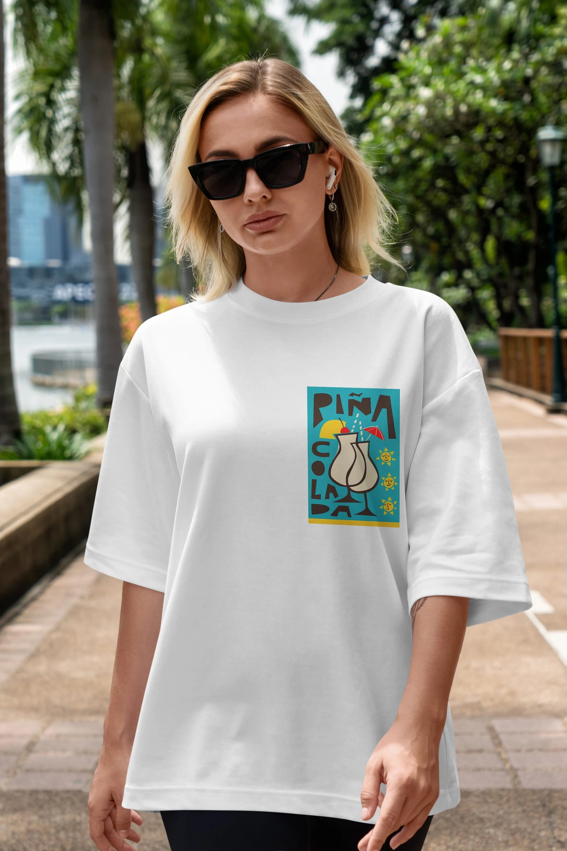 Pina Colada 4 Ön Sol Baskılı Oversize t-shirt Erkek Kadın Unisex %100 Pamuk Bisiklet Yaka tişort