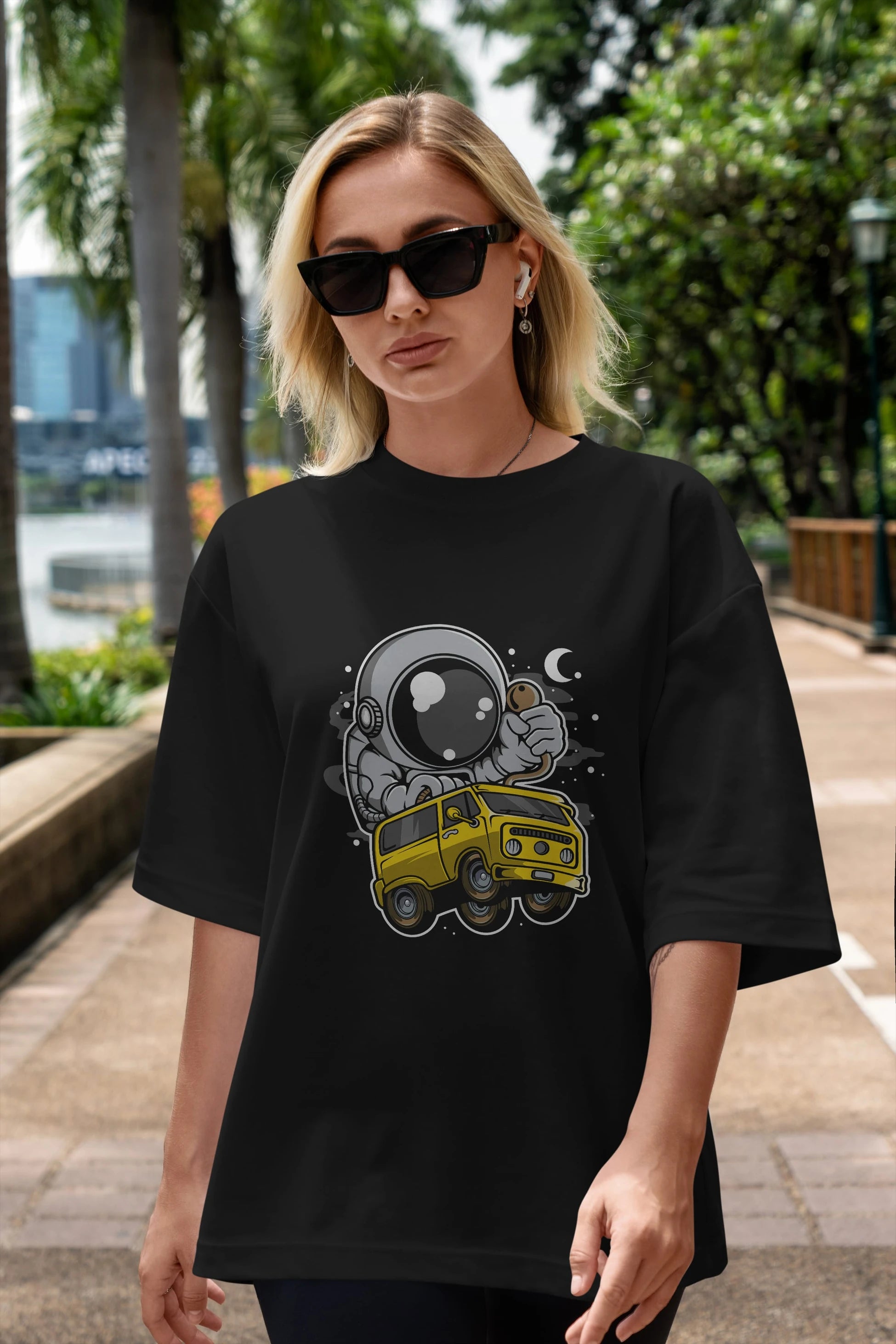 Astronaut Car Racer Ön Baskılı Oversize t-shirt Erkek Kadın Unisex