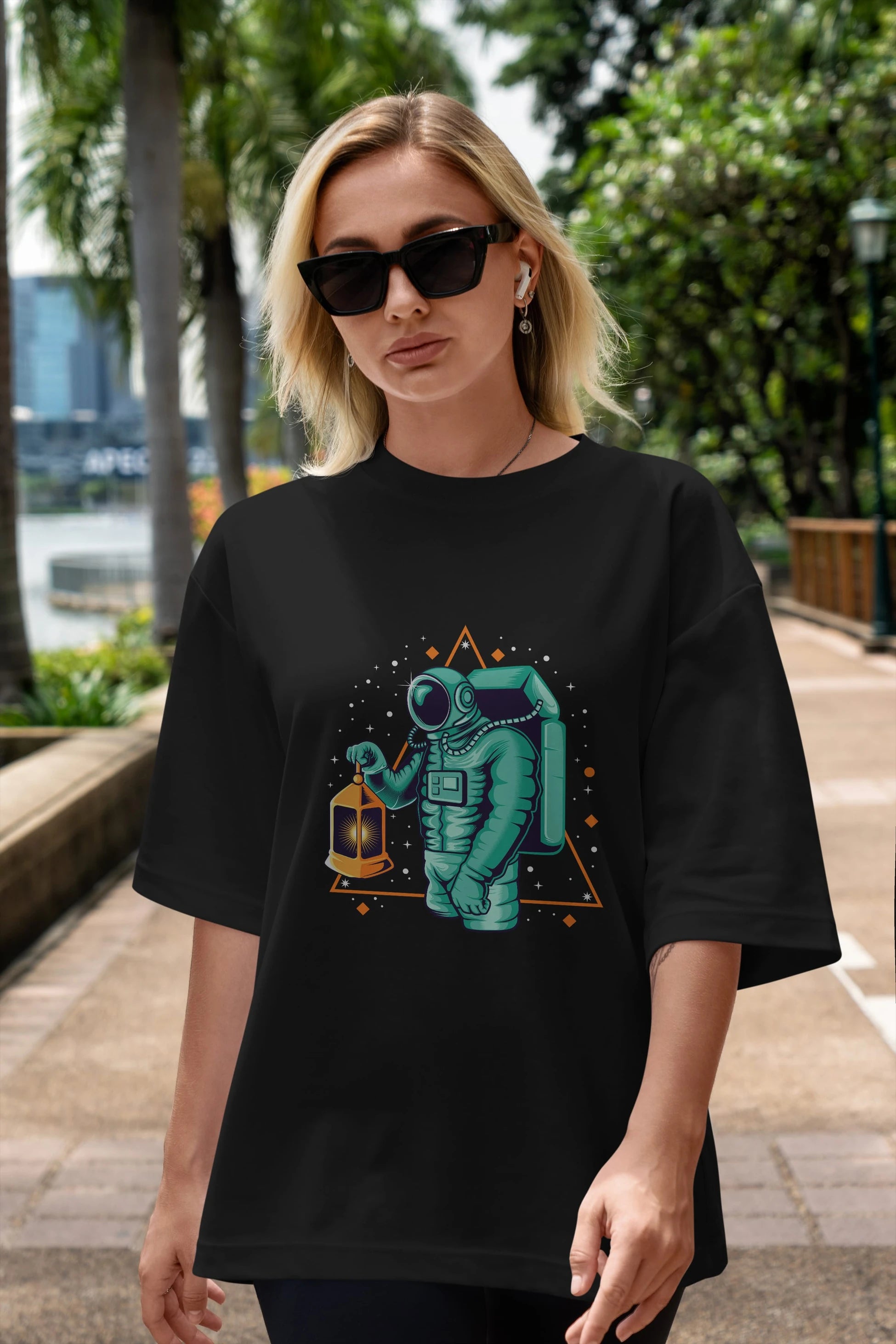 Astronaut Lantern Ön Baskılı Oversize t-shirt Erkek Kadın Unisex