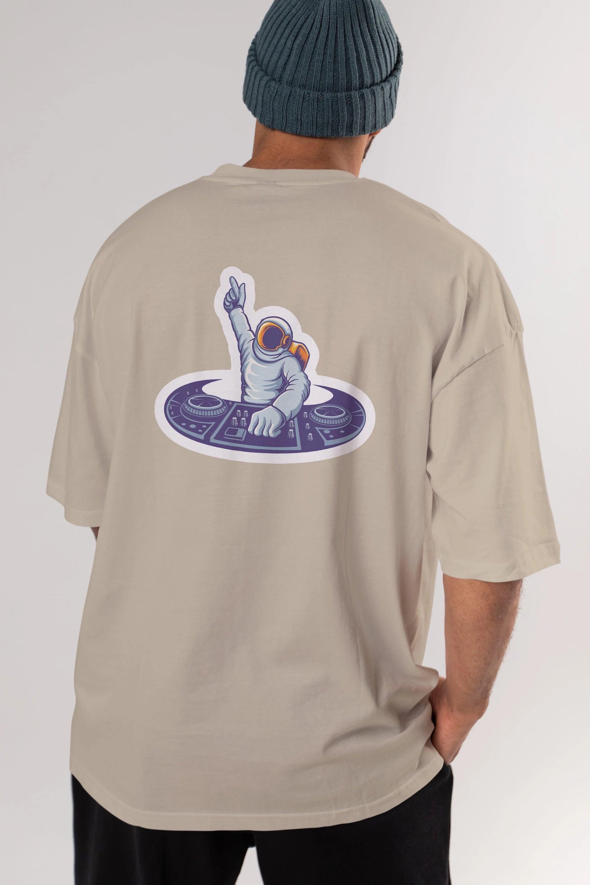 Astronaut Disk Jockey Party Sticker Arka Baskılı Oversize t-shirt Erkek Kadın Unisex