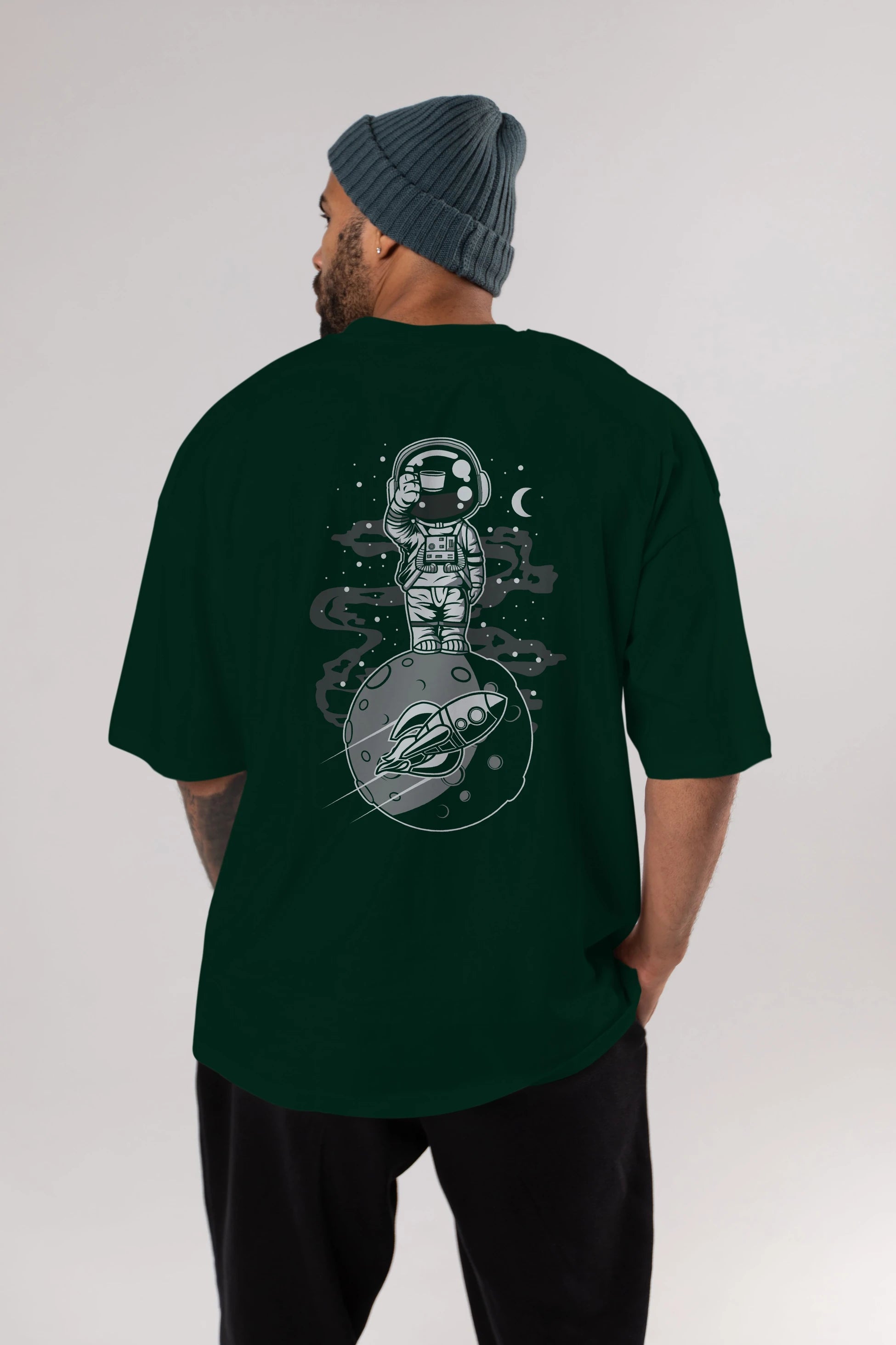 Astronaut Standing On The Moon Arka Baskılı Oversize t-shirt Erkek Kadın Unisex