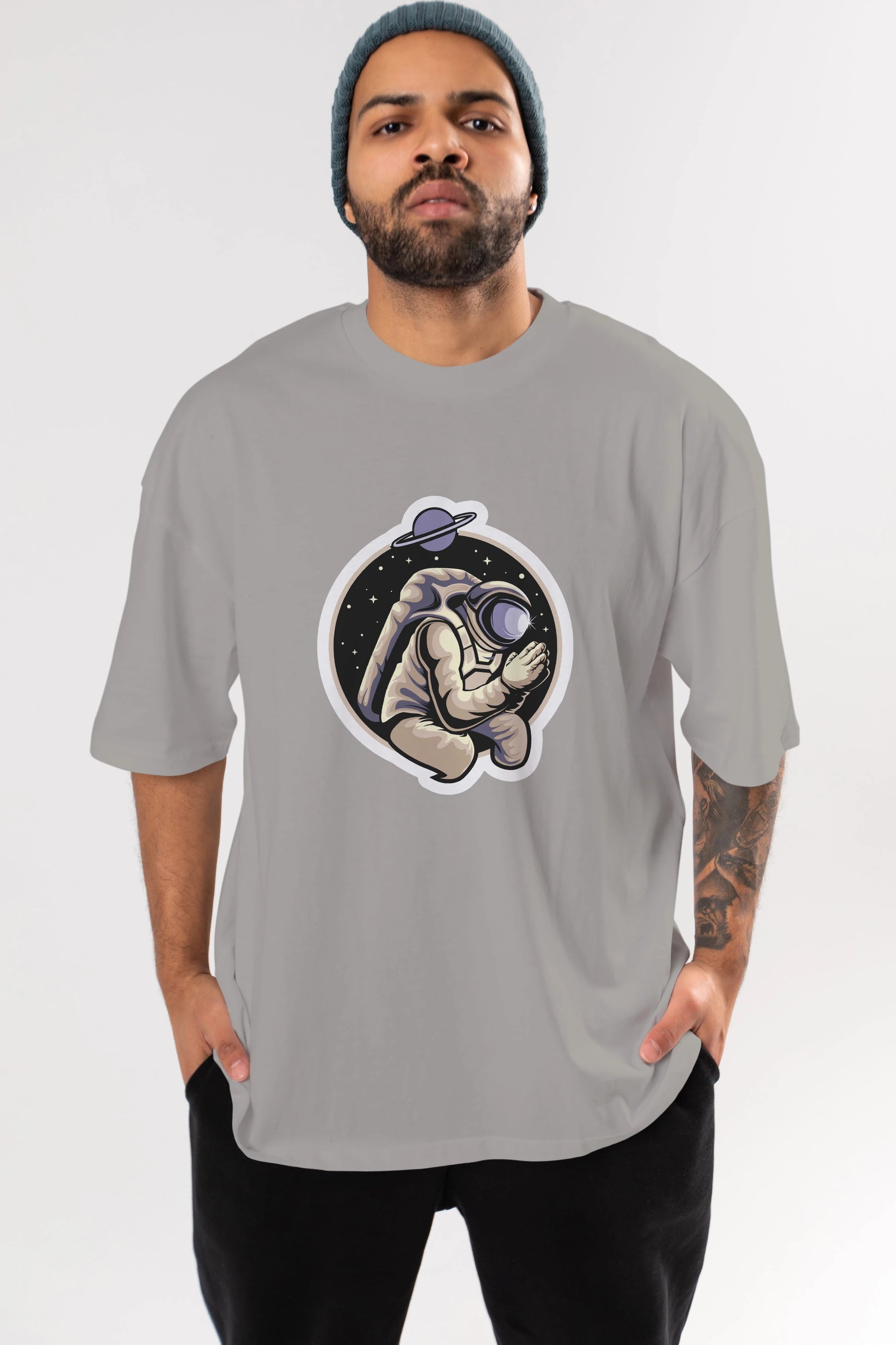 Astronaut Praying Sticker Ön Baskılı Oversize t-shirt Erkek Kadın Unisex