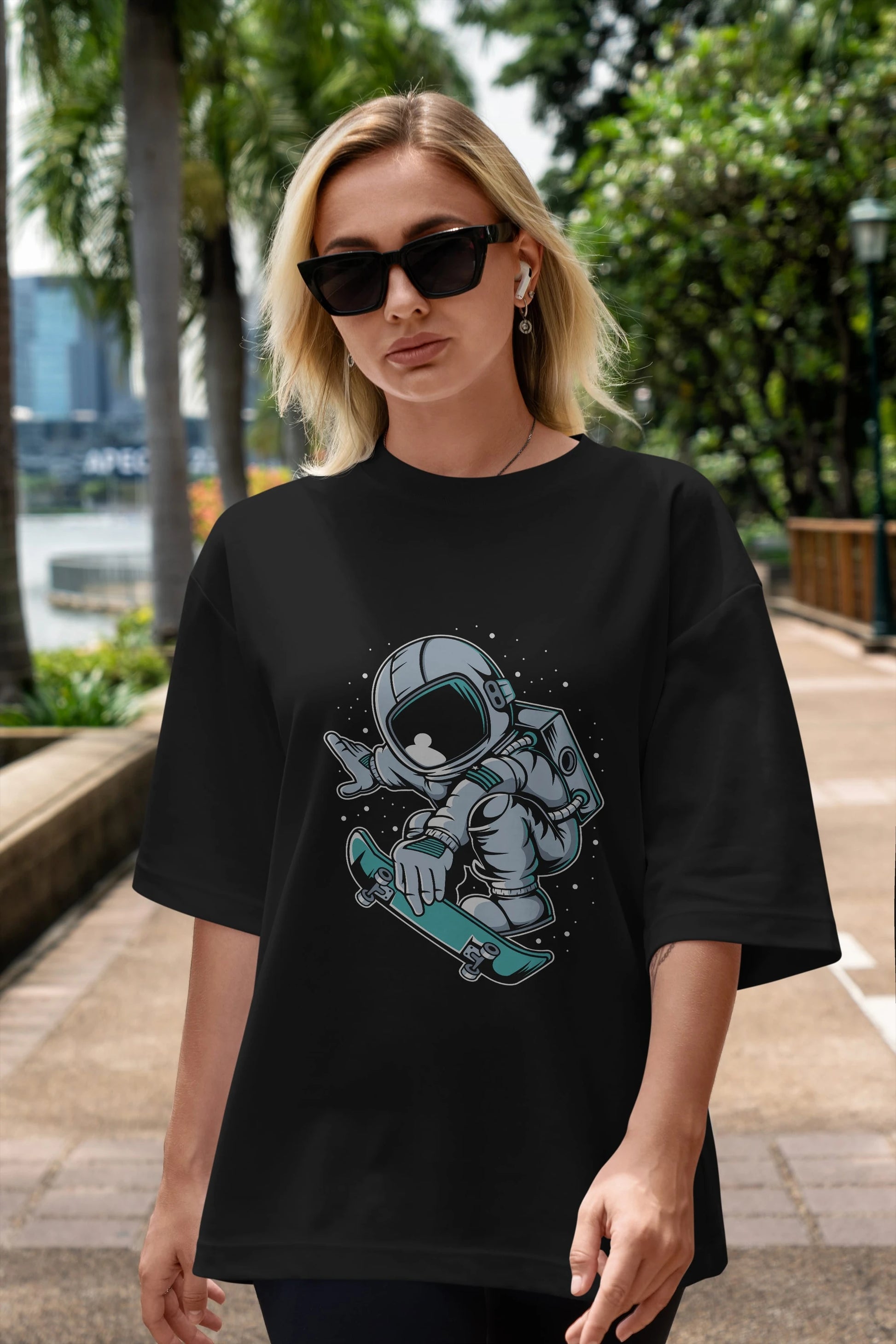 Astronaut Skateboard Jump Ön Baskılı Oversize t-shirt Erkek Kadın Unisex