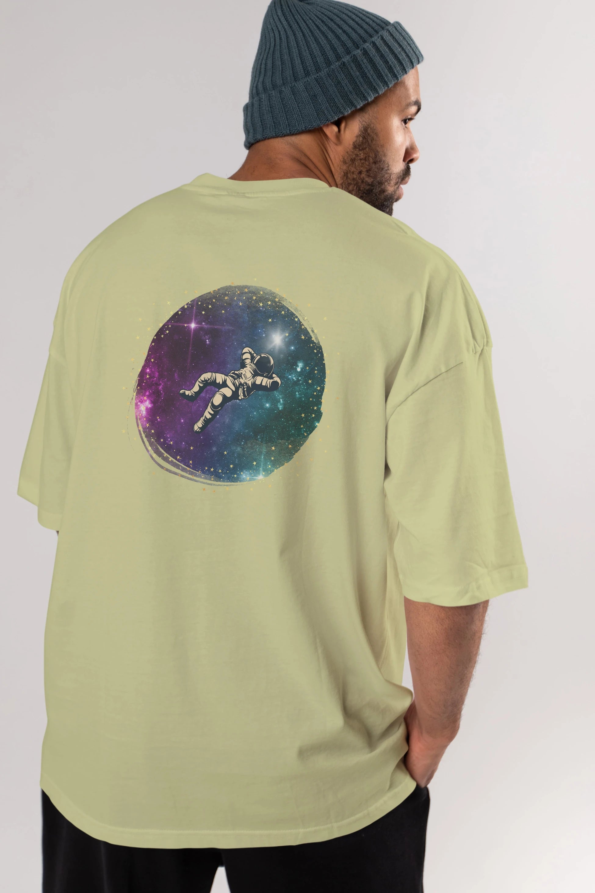Astronaut in the Galaxy Arka Baskılı Oversize t-shirt Erkek Kadın Unisex