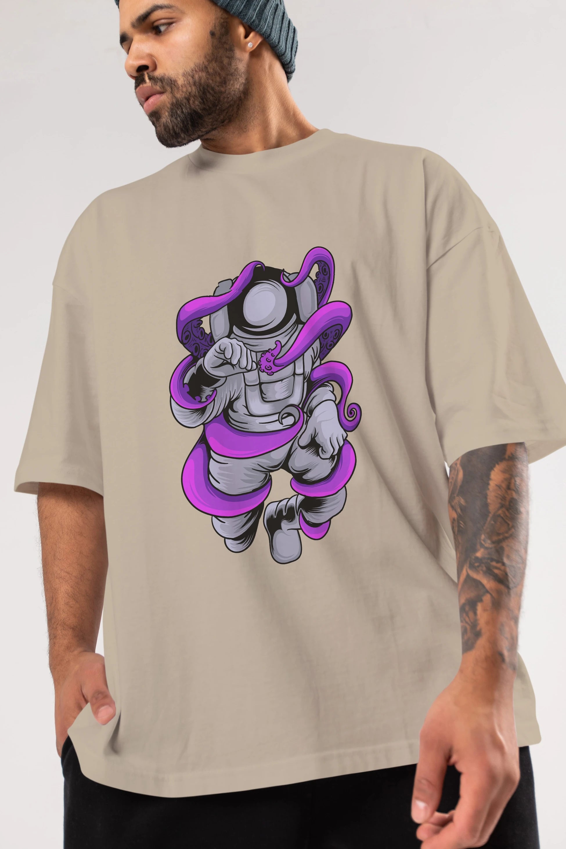Astronaut fighting octopus Ön Baskılı Oversize t-shirt Erkek Kadın Unisex
