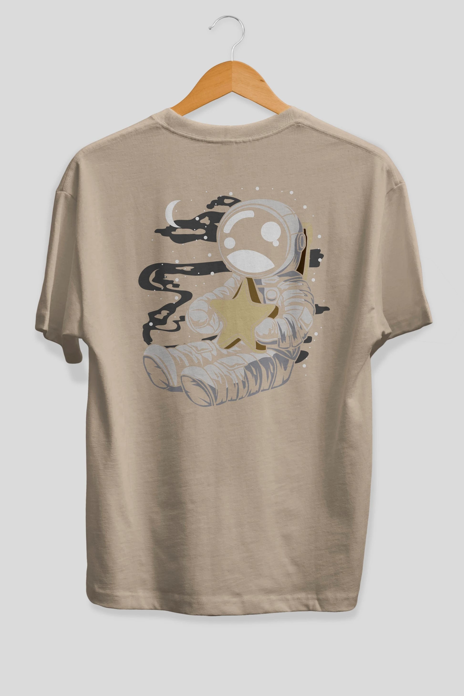Astronaut Holding The Star Arka Baskılı Oversize t-shirt Erkek Kadın Unisex