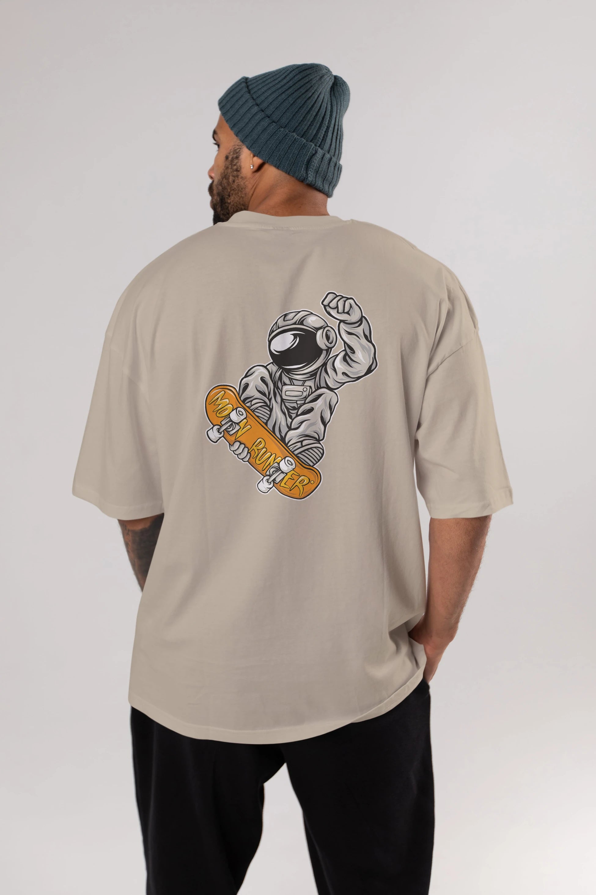 Moon Runner Arka Baskılı Oversize t-shirt Erkek Kadın Unisex