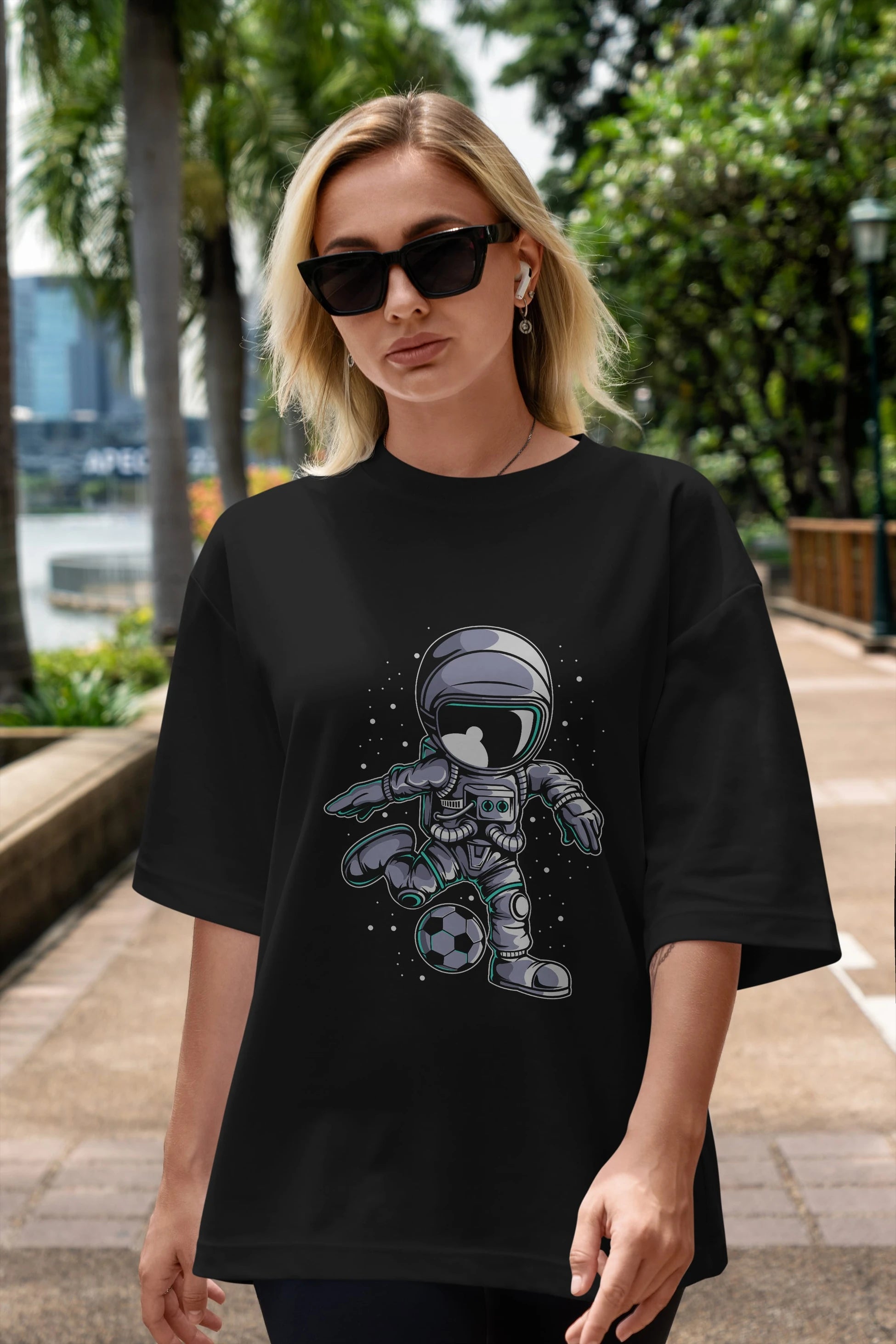 Astronaut Soccer (2) Ön Baskılı Oversize t-shirt Erkek Kadın Unisex