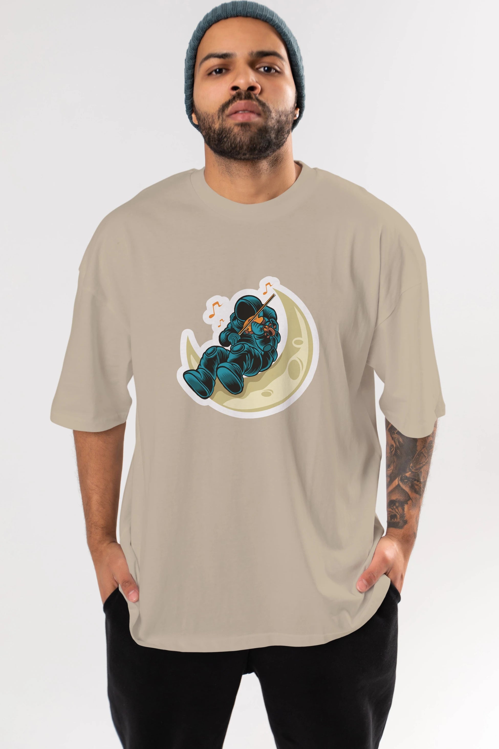 Playing Vionist in Space Sticker Ön Baskılı Oversize t-shirt Erkek Kadın Unisex