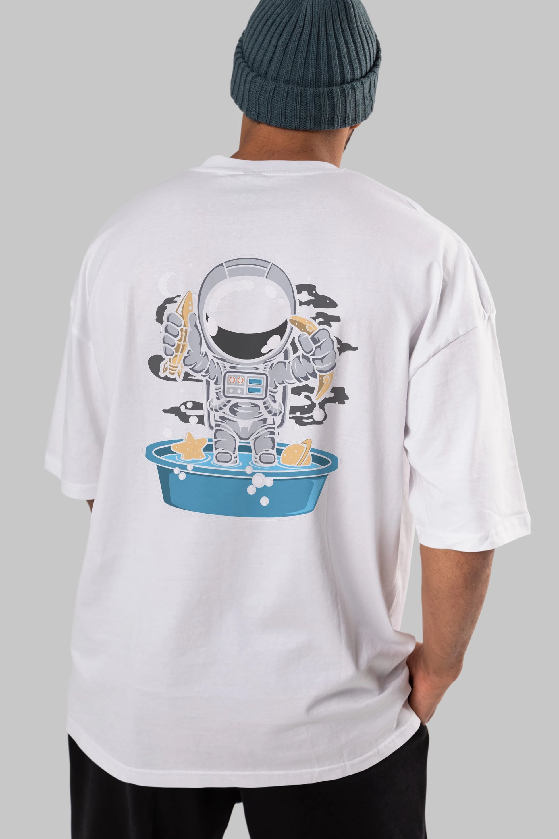 Astronaut Bath Tub Arka Baskılı Oversize t-shirt Erkek Kadın Unisex