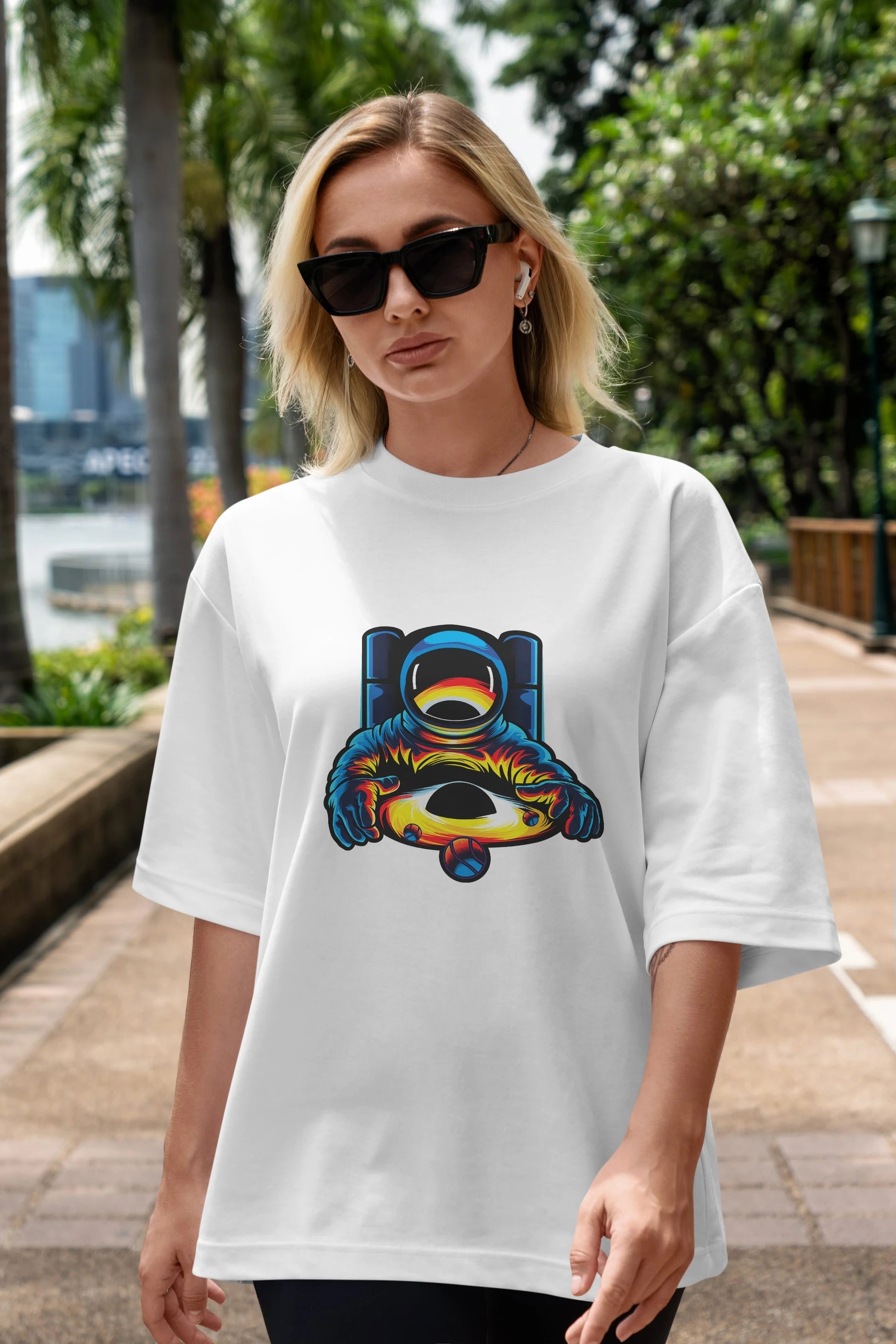 Astronaut & Black Hole Ön Baskılı Oversize t-shirt Erkek Kadın Unisex