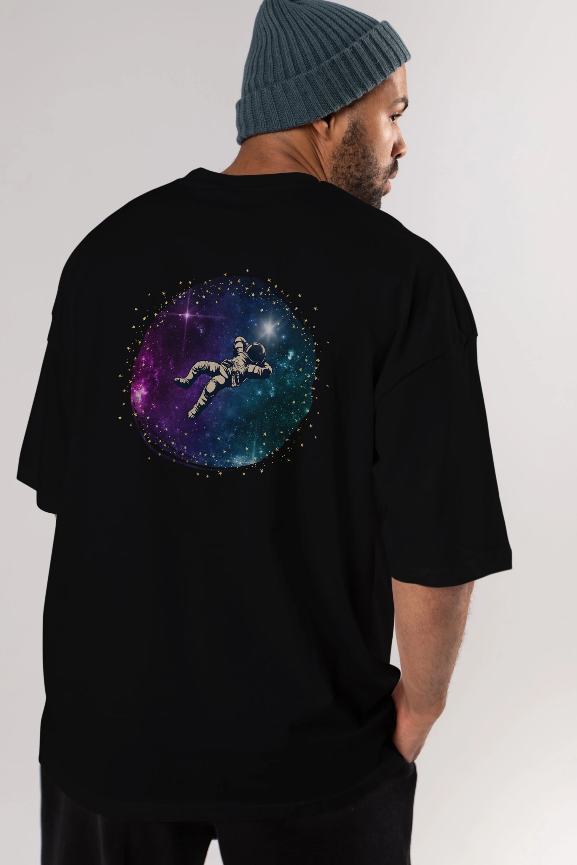 Astronaut in the Galaxy Arka Baskılı Oversize t-shirt Erkek Kadın Unisex