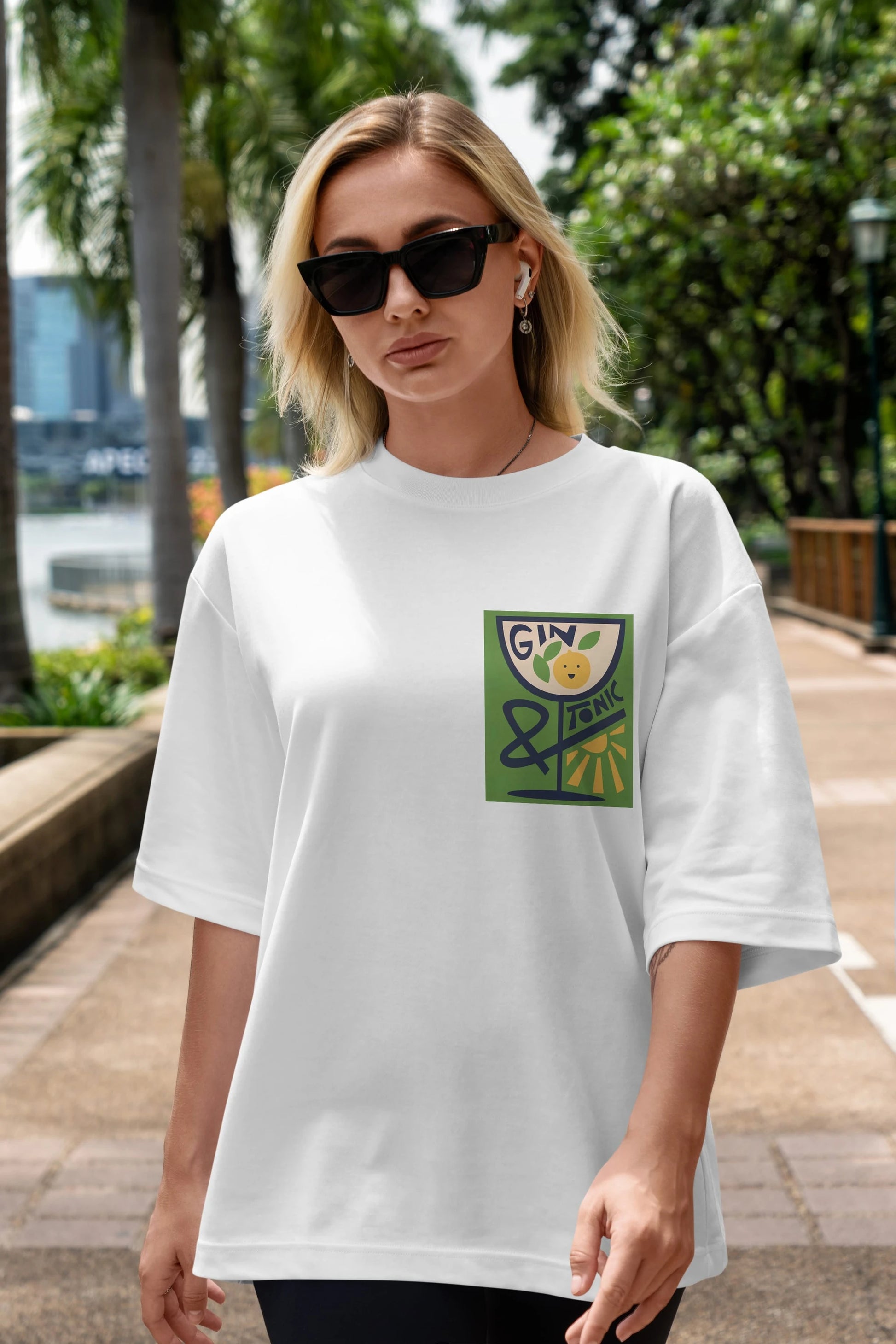 Gin Tonic 3 Ön Sol Baskılı Oversize t-shirt Erkek Kadın Unisex %100 Pamuk Bisiklet Yaka tişort