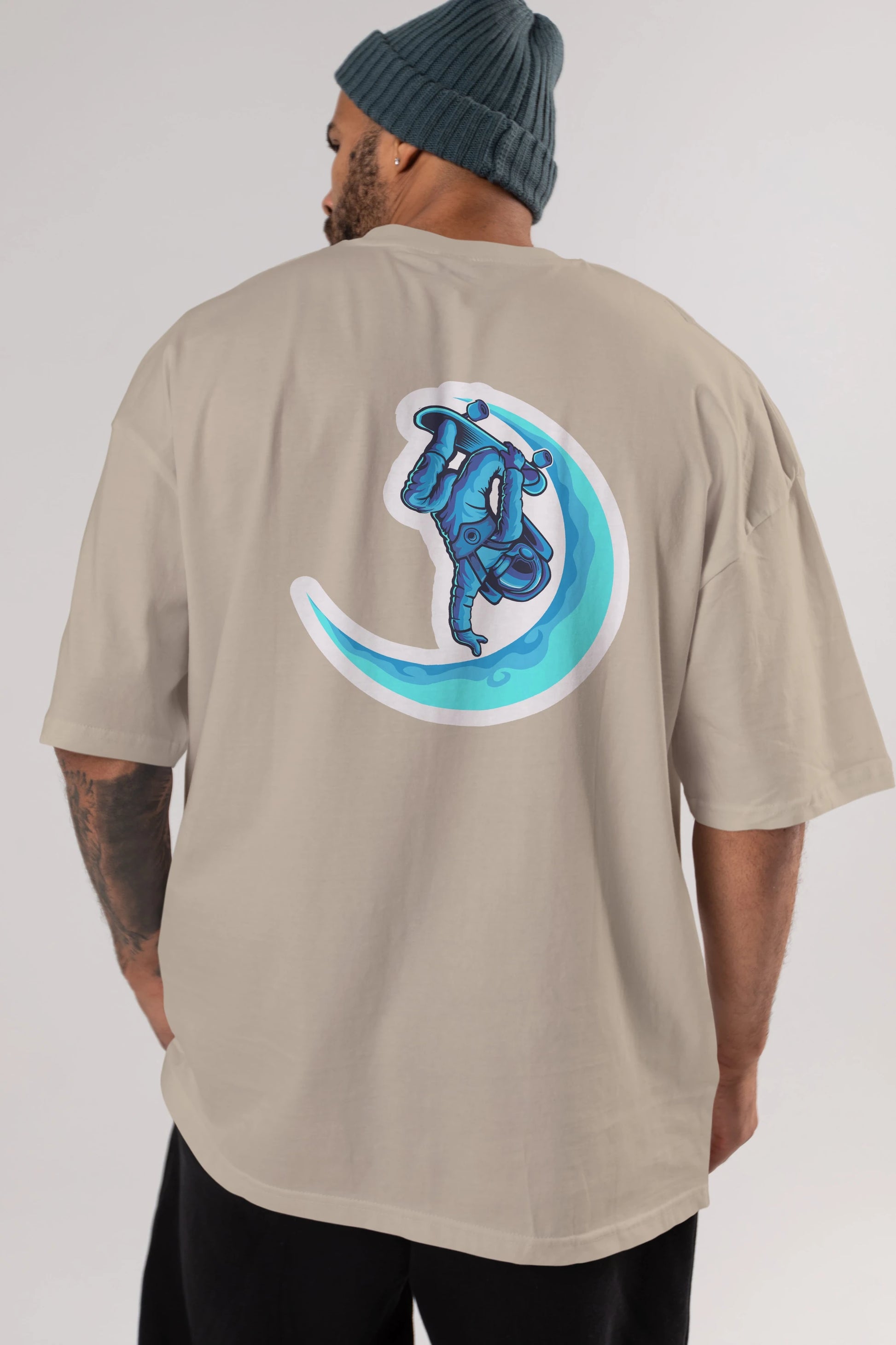 Skating on the moon sticker Arka Baskılı Oversize t-shirt Erkek Kadın Unisex