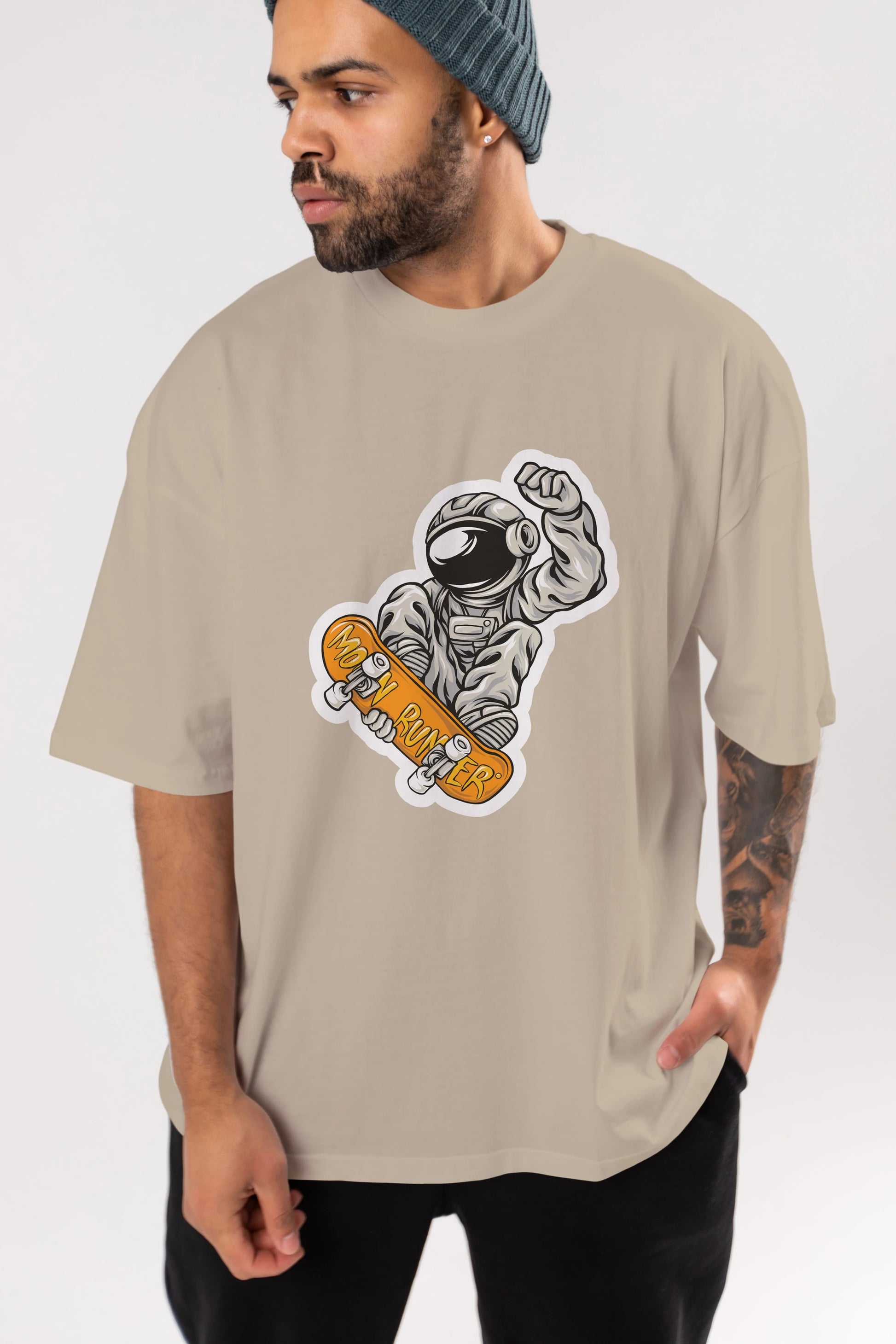 Moon Runner Sticker Ön Baskılı Oversize t-shirt Erkek Kadın Unisex