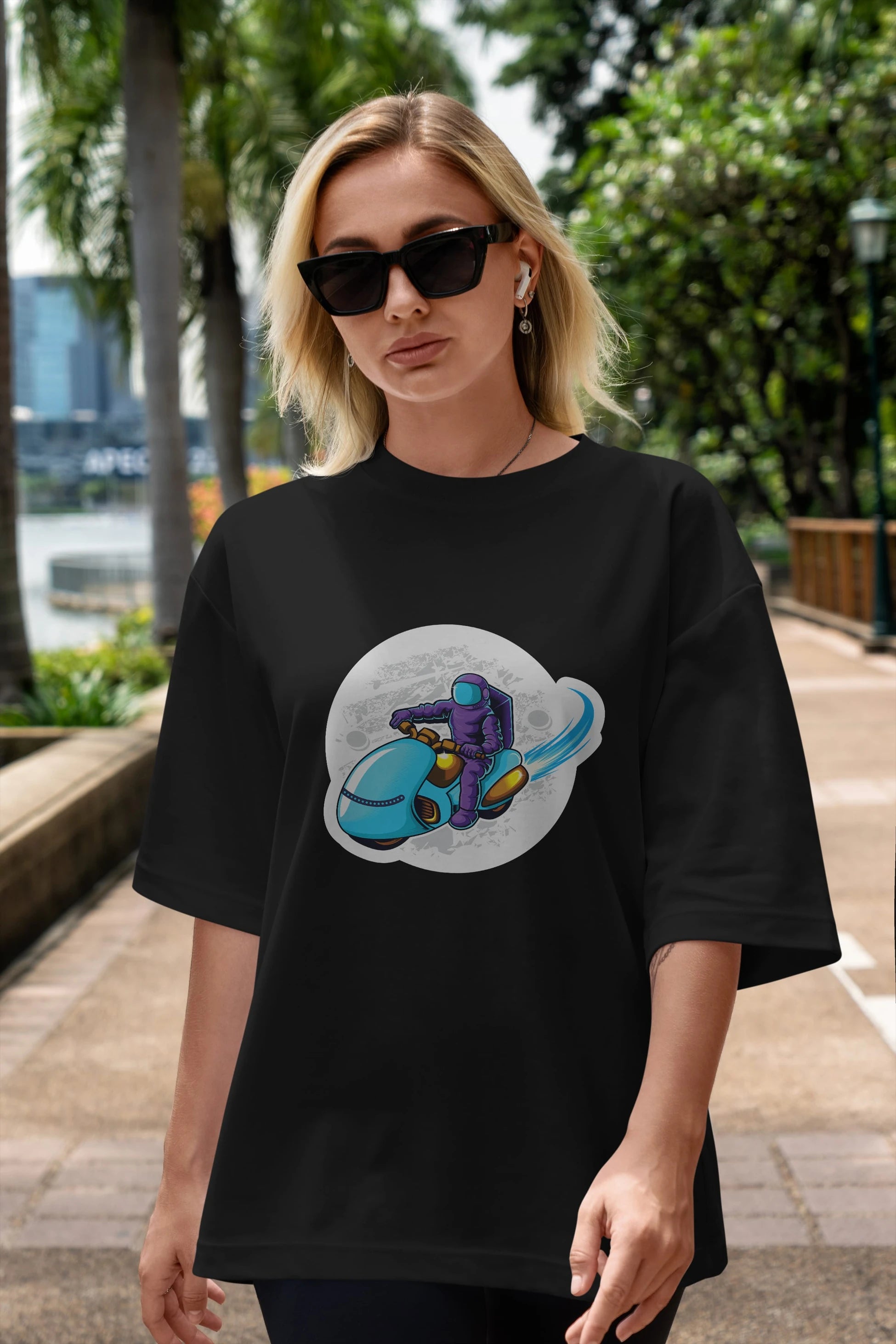 Astrorider in Space Sticker Ön Baskılı Oversize t-shirt Erkek Kadın Unisex