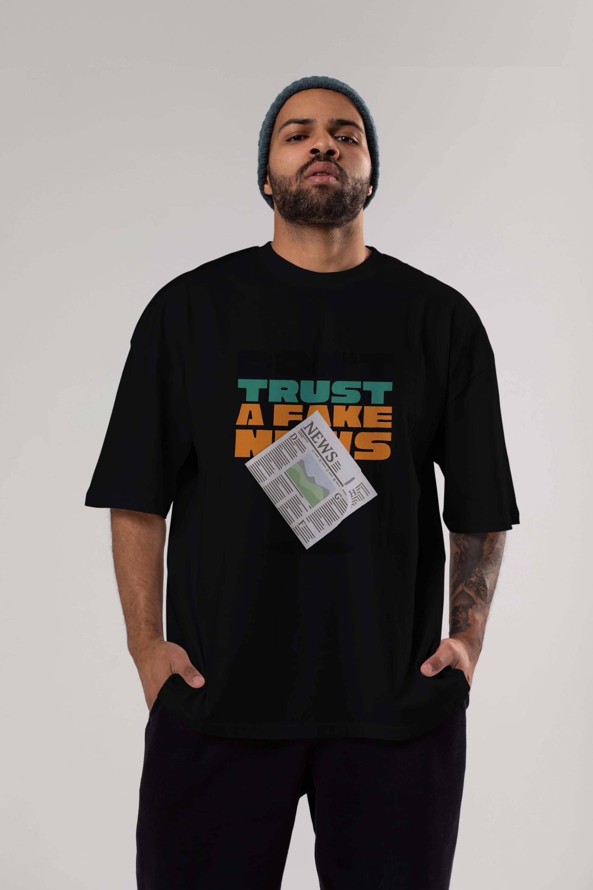 Dont Trust a Fake News Yazılı Ön Baskılı Oversize t-shirt Erkek Kadın Unisex