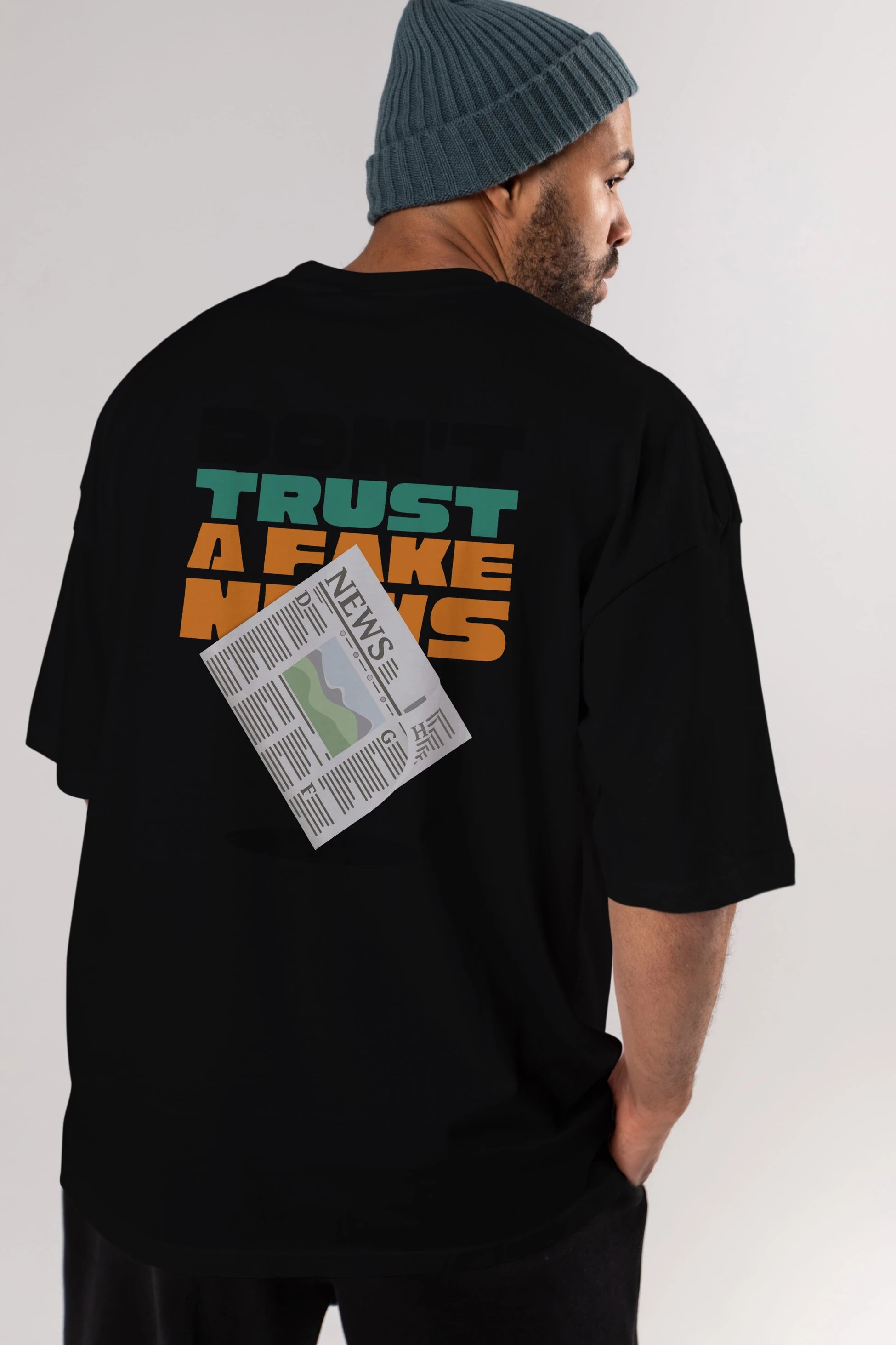 Dont Trust a Fake News Yazılı Arka Baskılı Oversize t-shirt Erkek Kadın Unisex