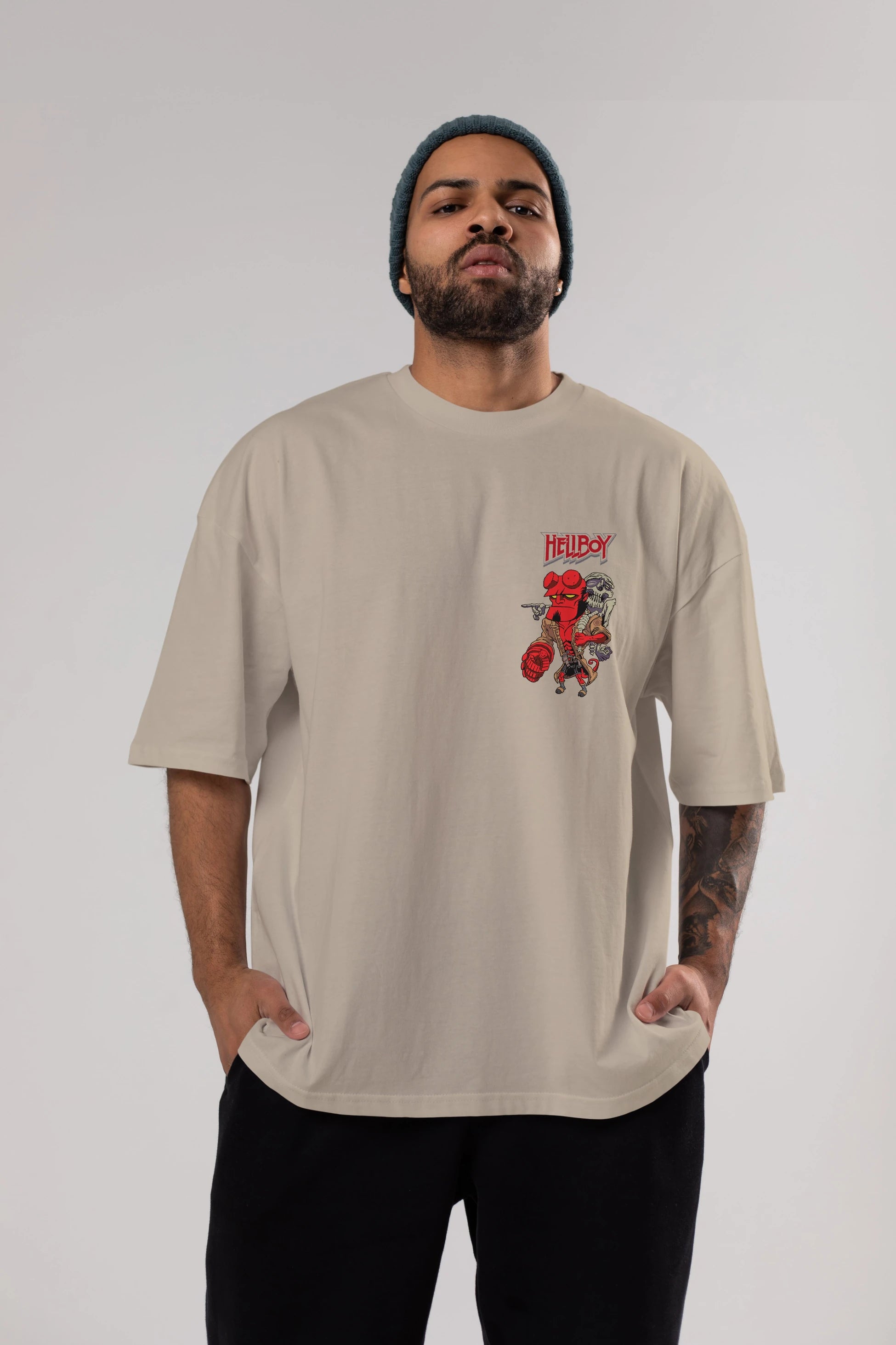 Hellboy (2) Ön Sol Baskılı Oversize t-shirt Erkek Kadın Unisex %100 Pamuk Bisiklet Yaka tişort