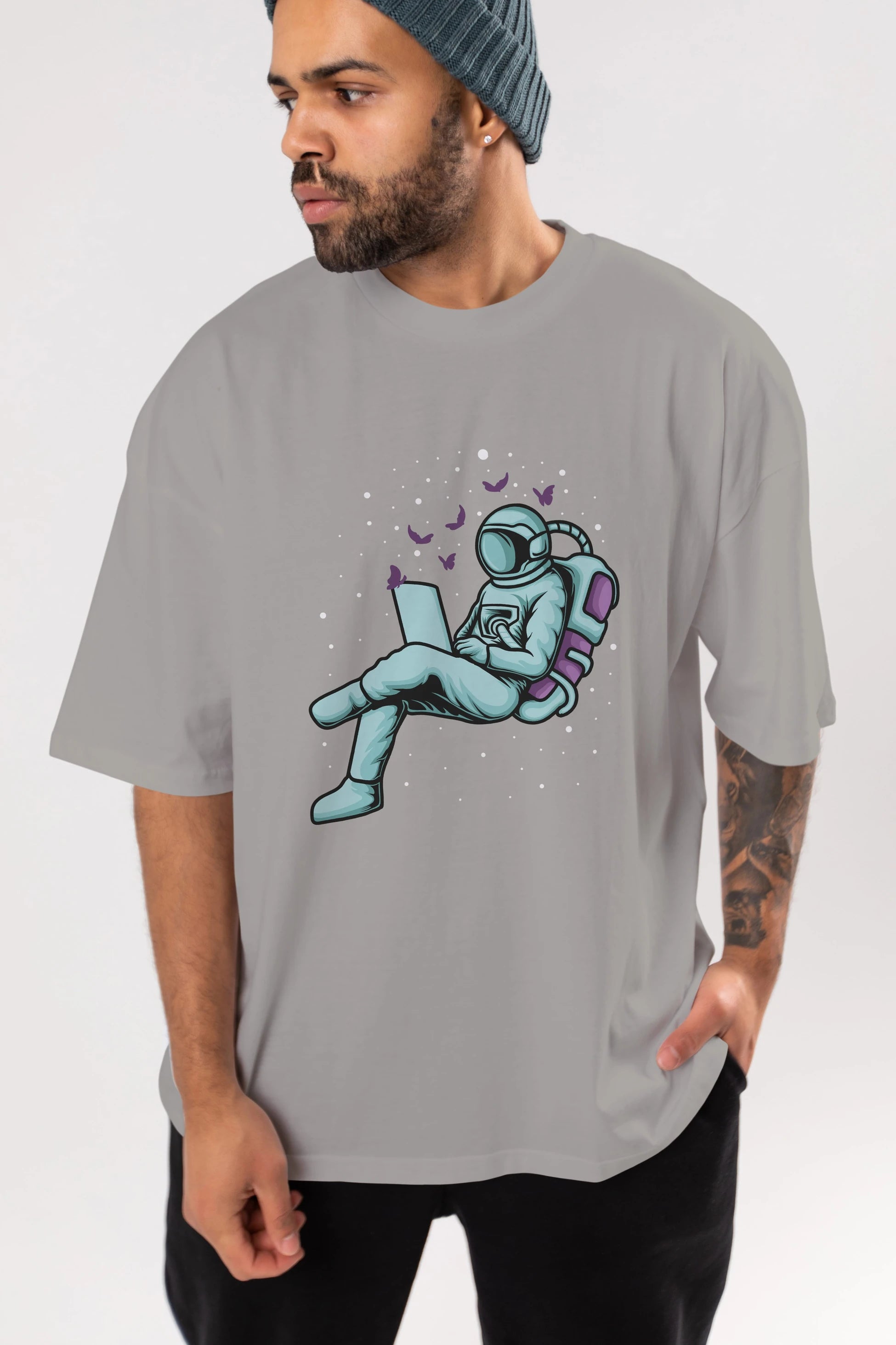 Work with Butterflies in Space Ön Baskılı Oversize t-shirt Erkek Kadın Unisex