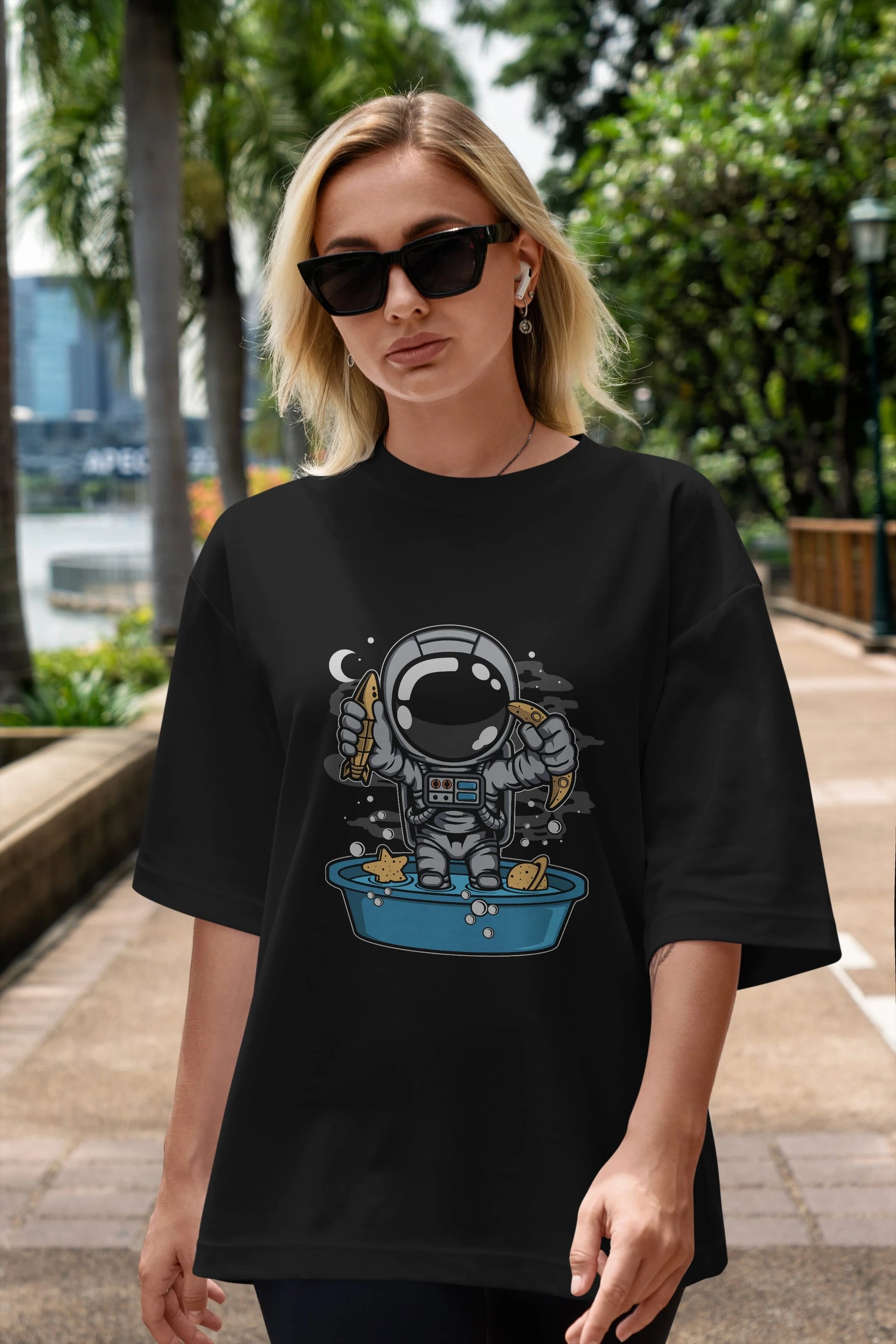 Astronaut Bath Tub Ön Baskılı Oversize t-shirt Erkek Kadın Unisex