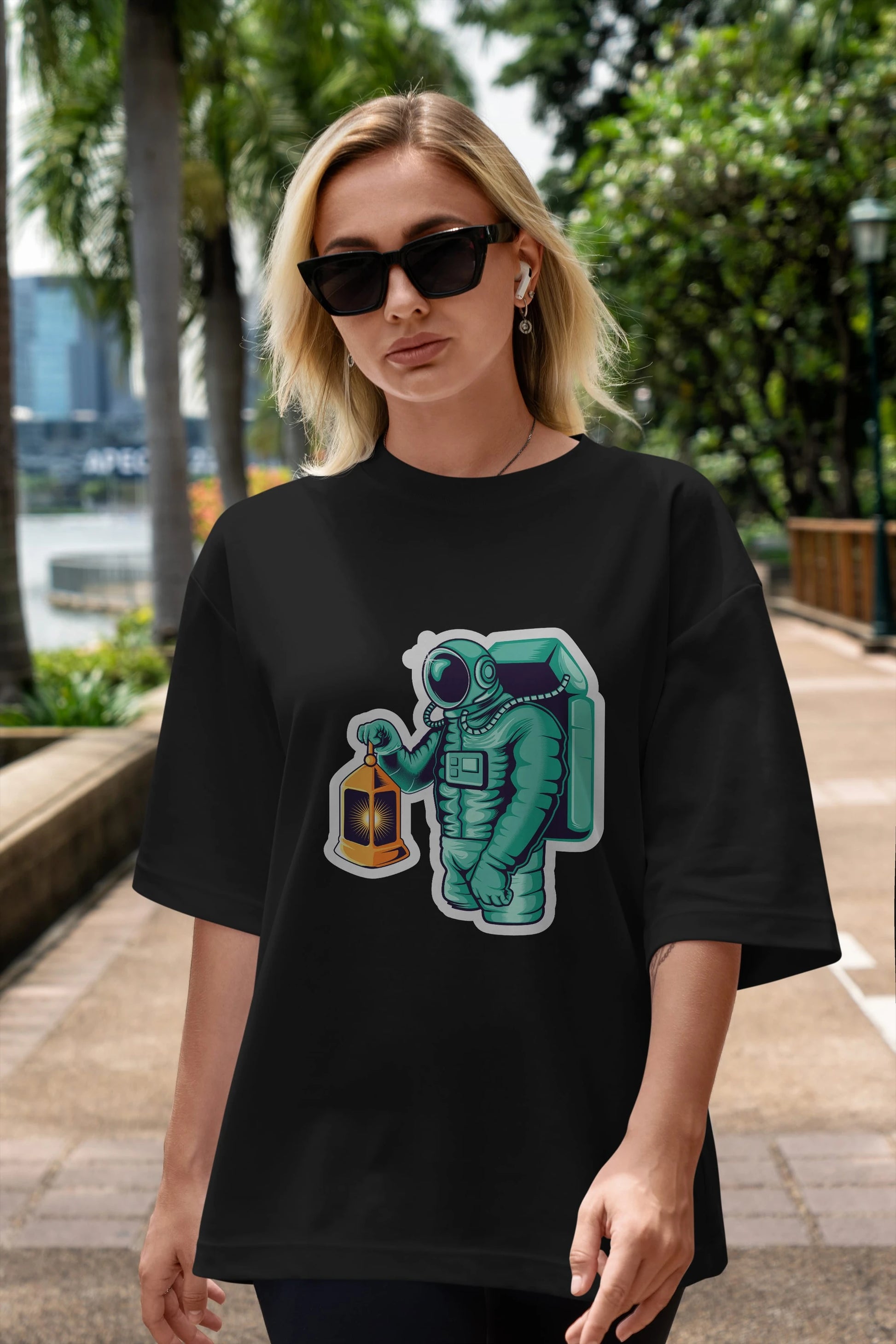Astronaut Lantern Sticker Ön Baskılı Oversize t-shirt Erkek Kadın Unisex